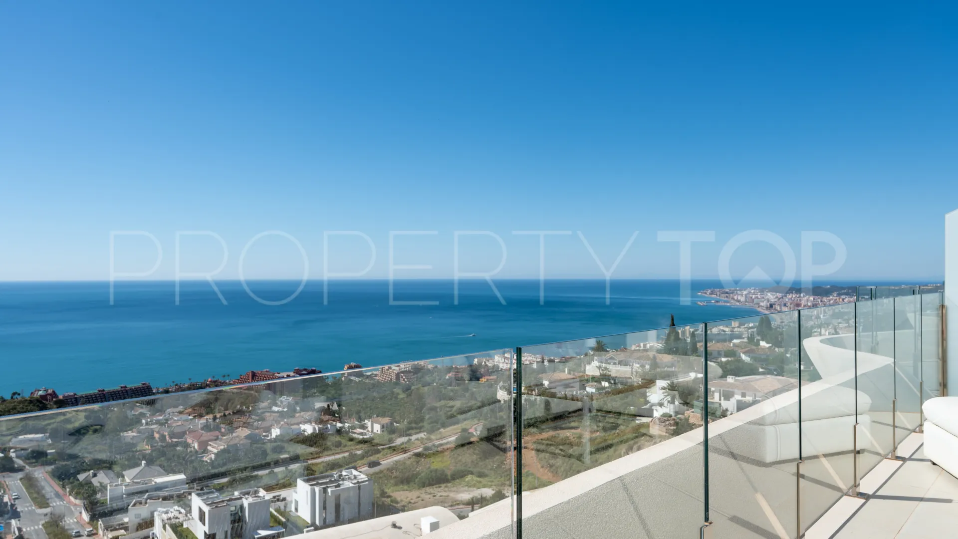 Duplex penthouse for sale in Benalmadena Pueblo with 3 bedrooms