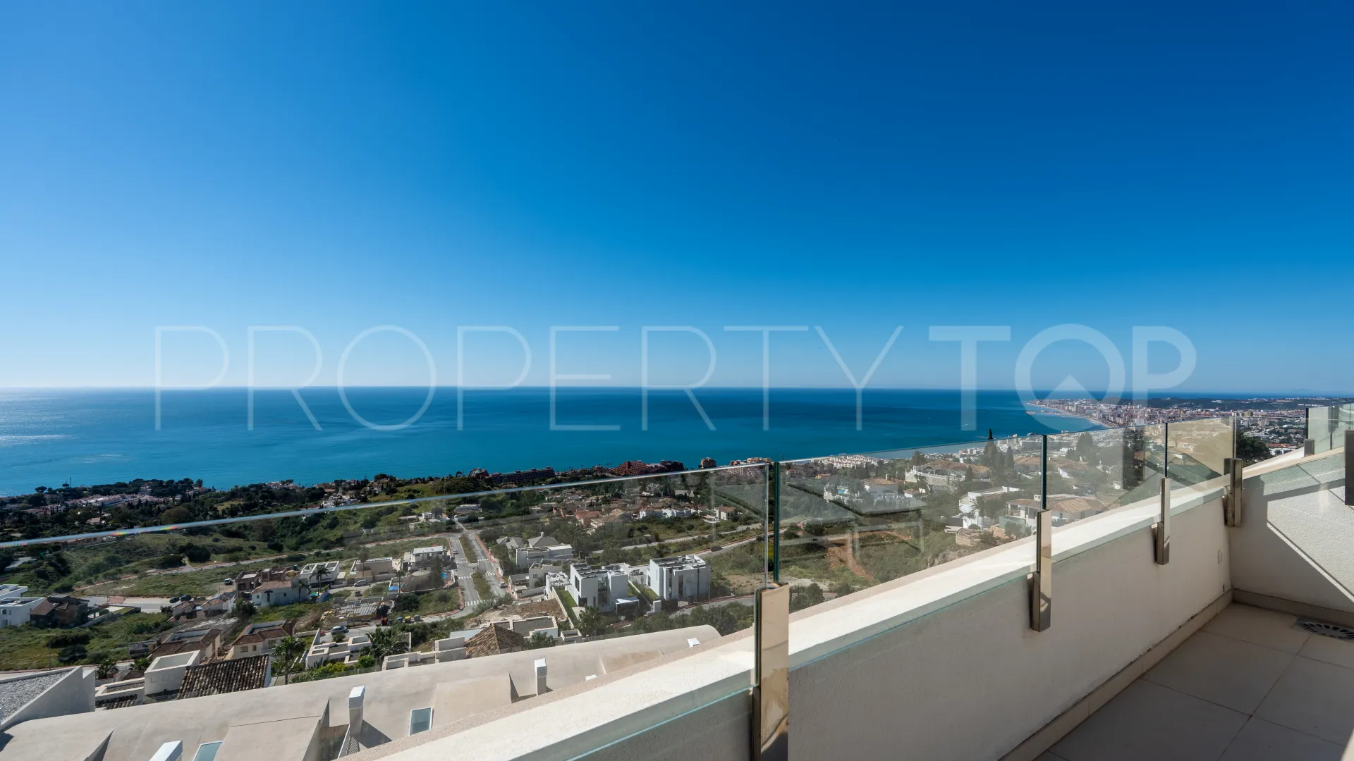 Duplex penthouse for sale in Benalmadena Pueblo with 3 bedrooms
