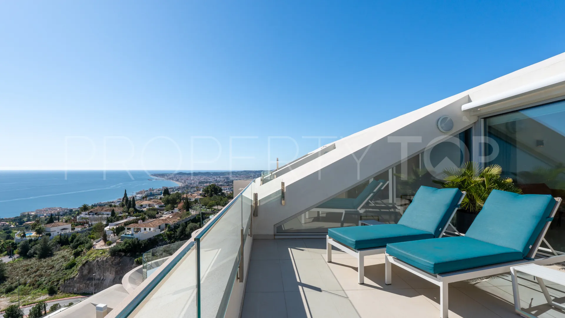 Buy duplex penthouse in Benalmadena Pueblo