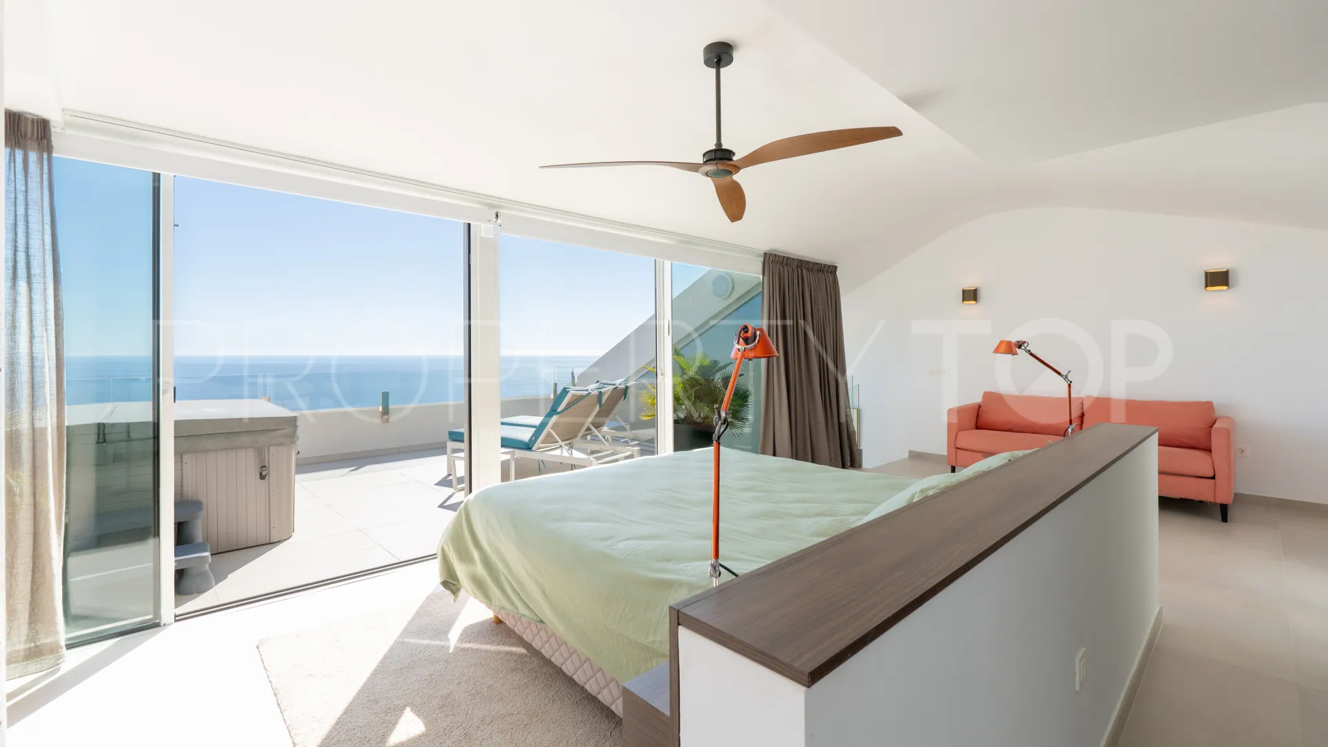 Buy duplex penthouse in Benalmadena Pueblo