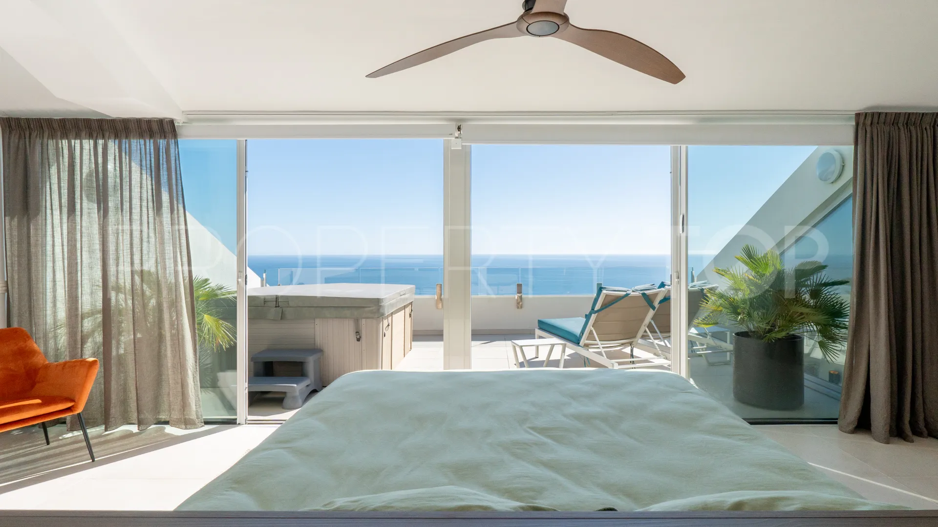 Buy duplex penthouse in Benalmadena Pueblo