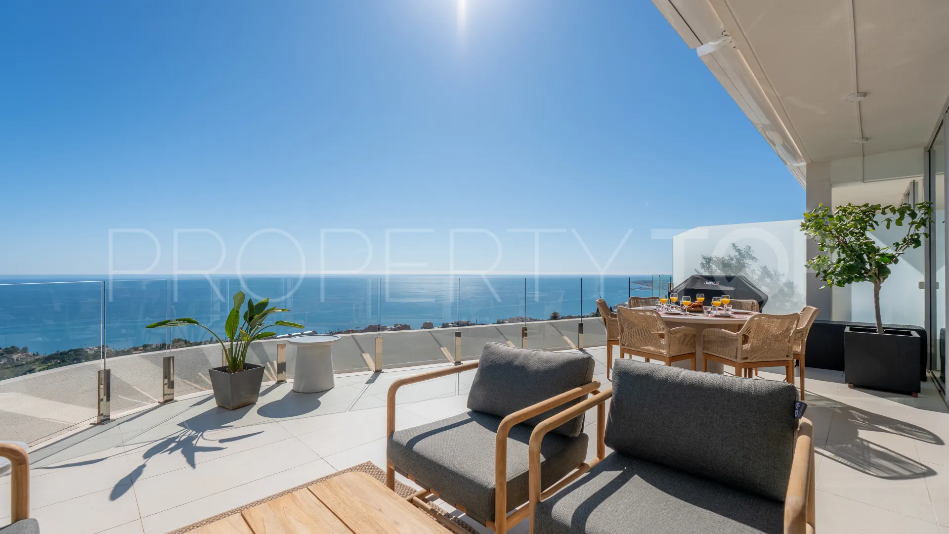 Buy duplex penthouse in Benalmadena Pueblo