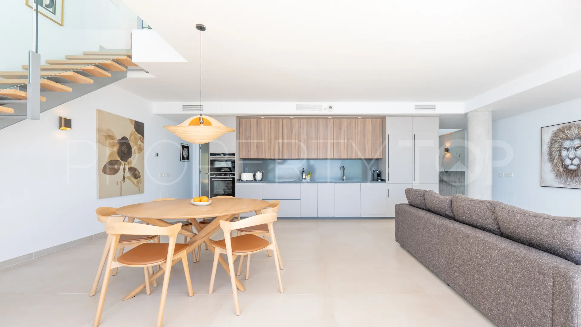 Buy duplex penthouse in Benalmadena Pueblo