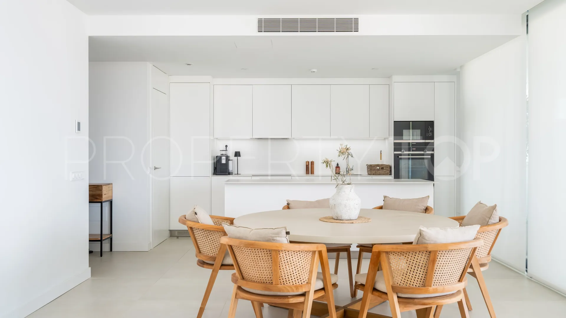 Comprar apartamento con 3 dormitorios en El Higueron