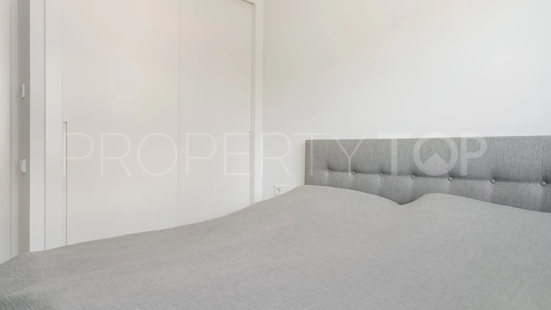 Comprar apartamento con 3 dormitorios en El Higueron