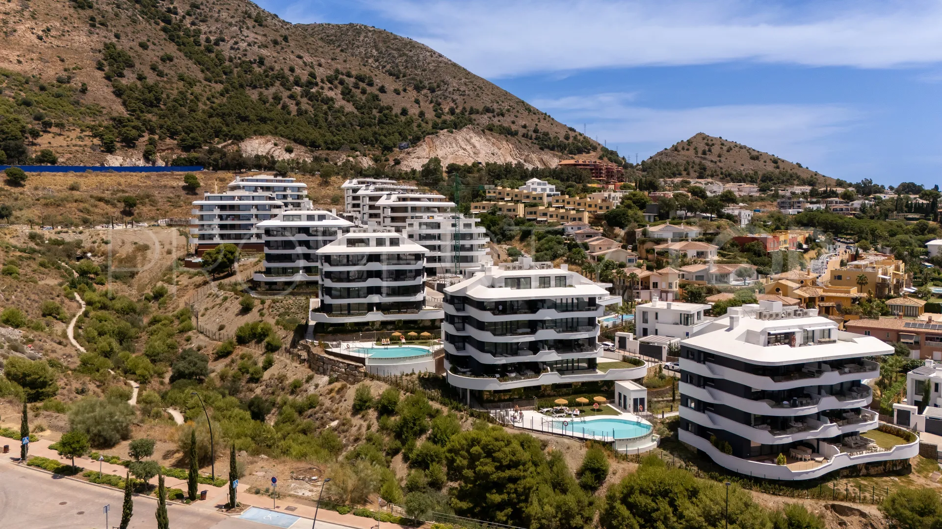 Comprar apartamento con 3 dormitorios en El Higueron