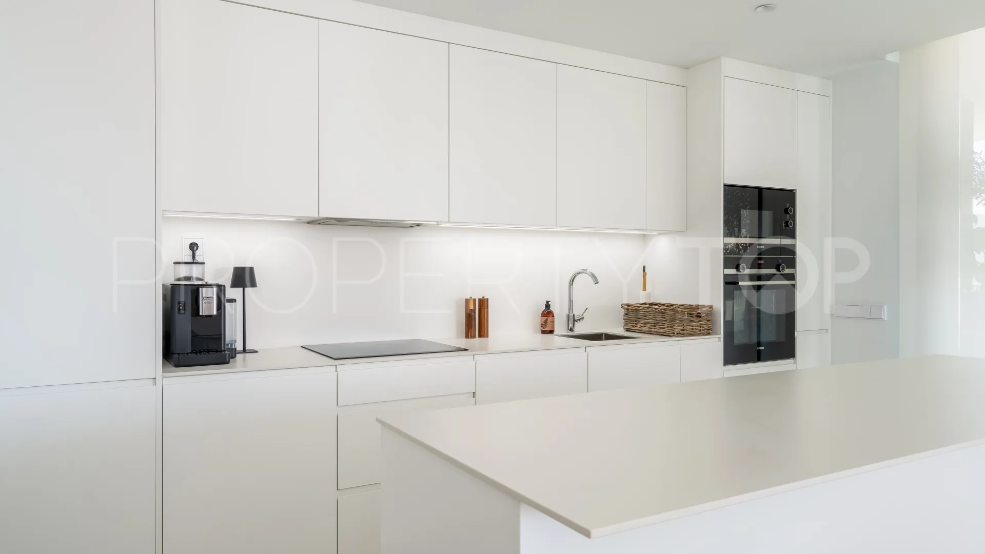Comprar apartamento con 3 dormitorios en El Higueron