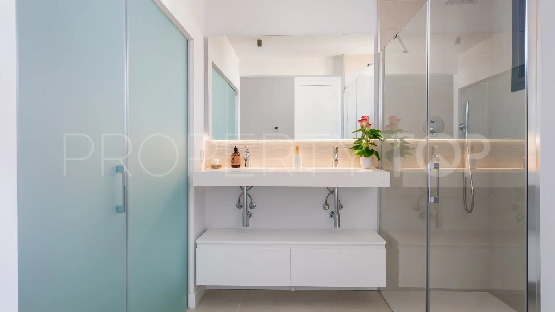 Comprar apartamento con 3 dormitorios en El Higueron
