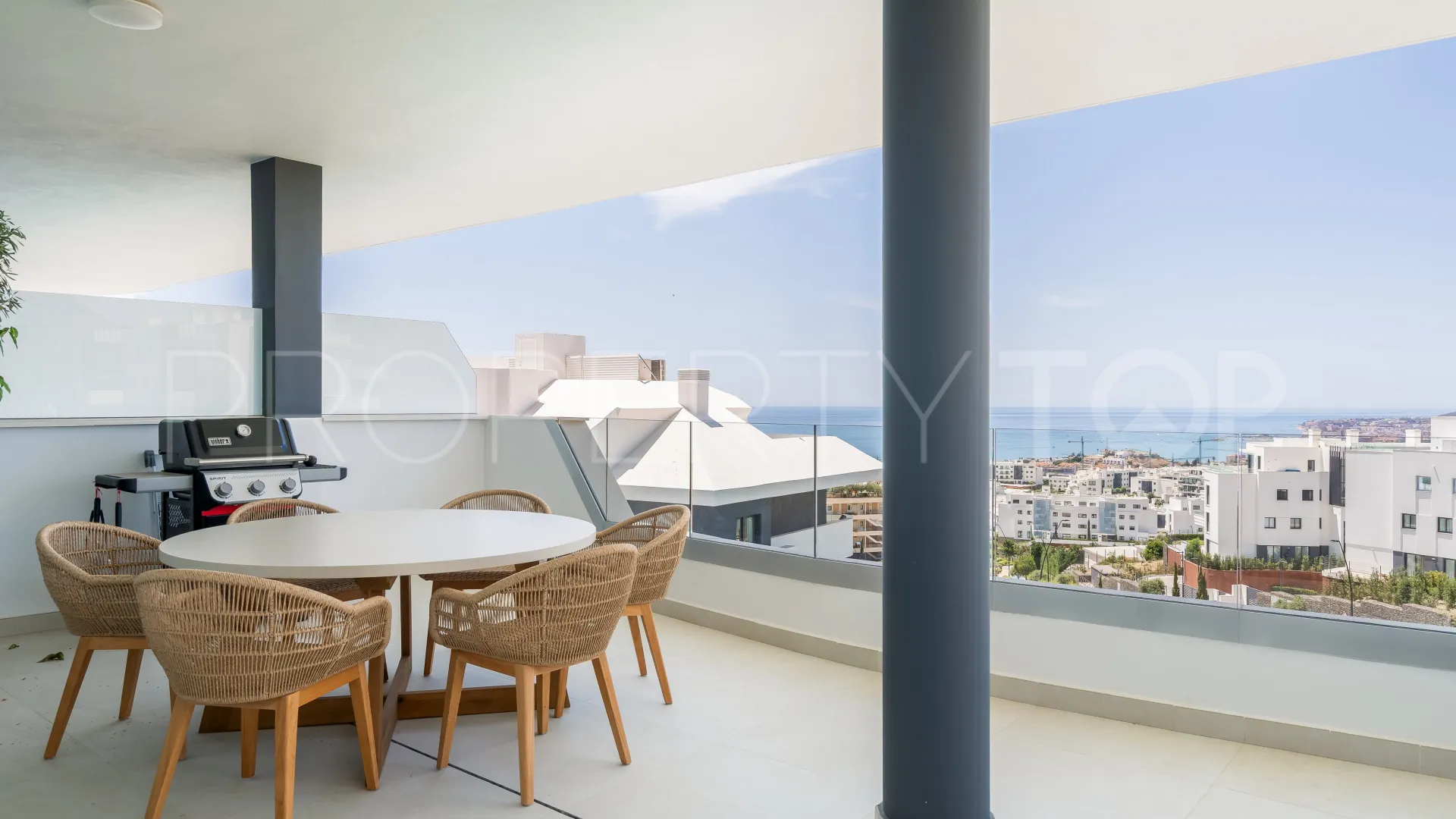 Comprar apartamento con 3 dormitorios en El Higueron