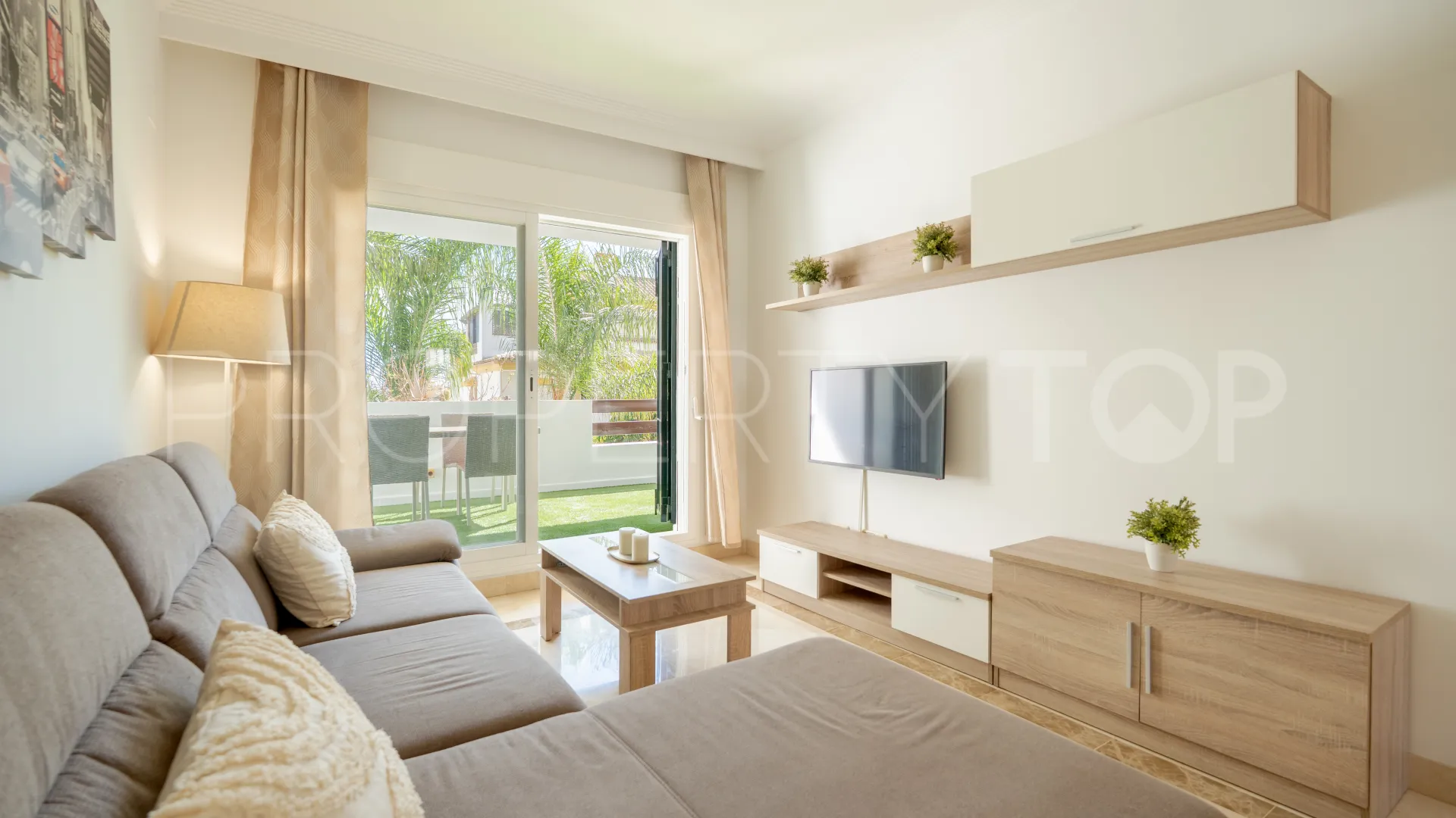 For sale ground floor apartment in Calanova Golf
