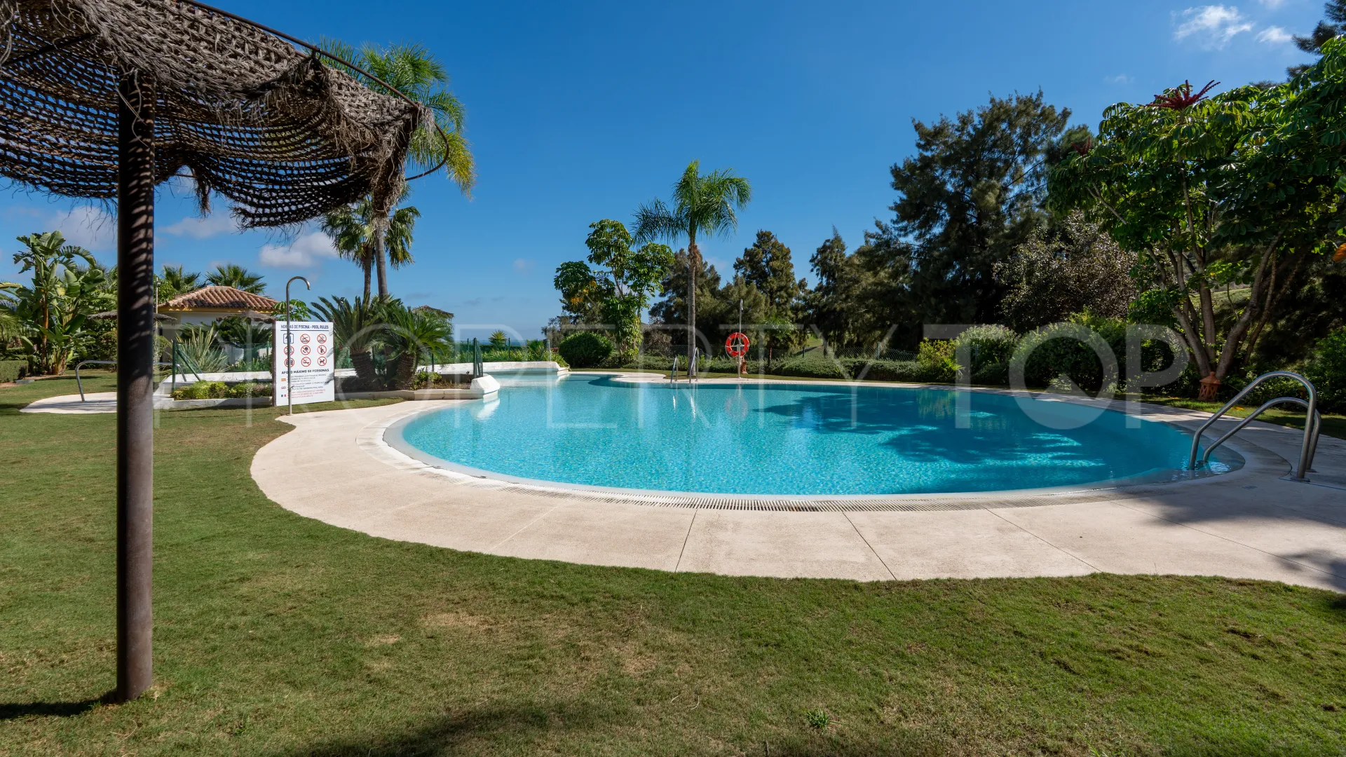 For sale ground floor apartment in Calanova Golf