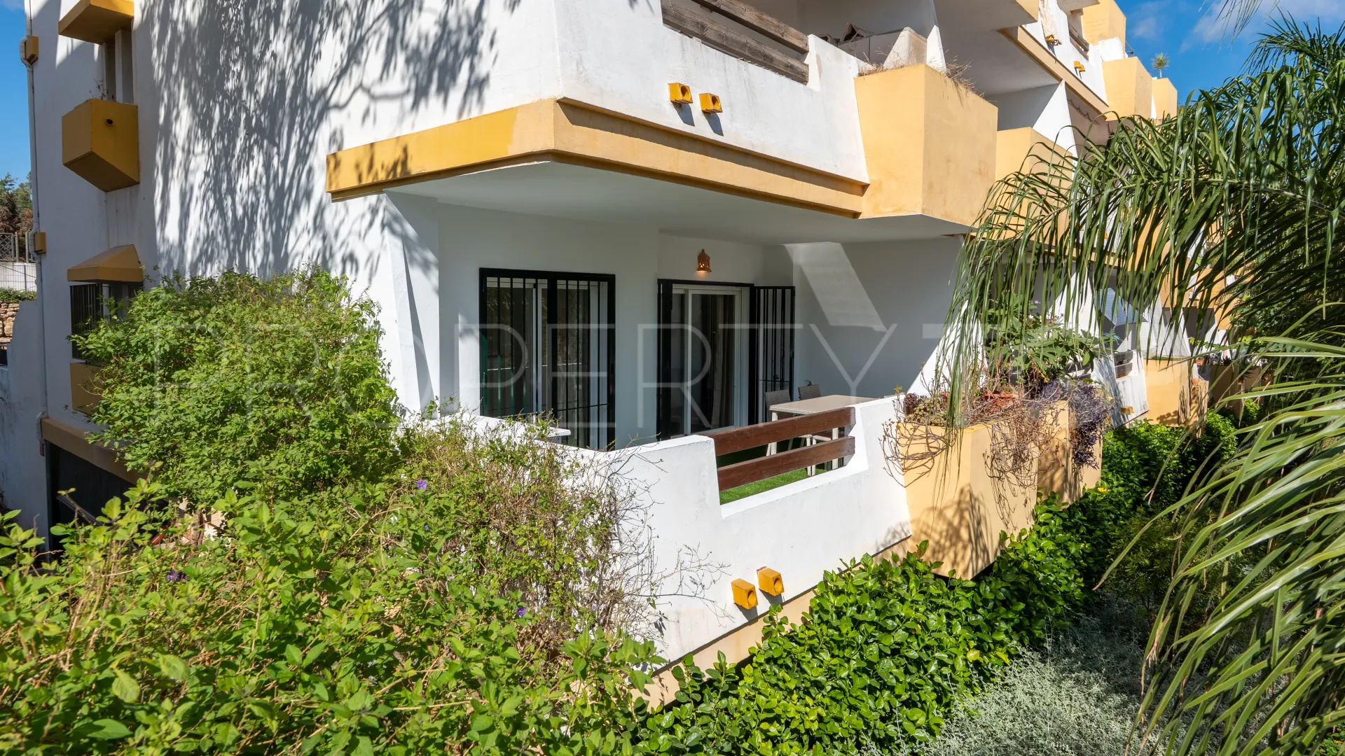 For sale ground floor apartment in Calanova Golf