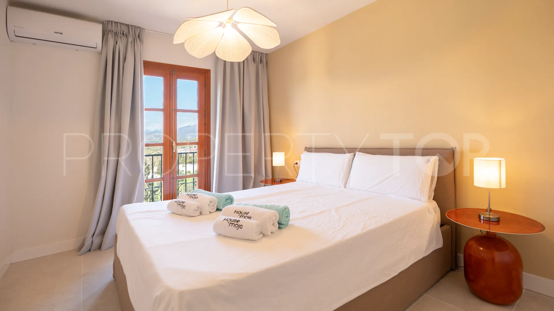 Mijas Golf, duplex con 2 dormitorios en venta