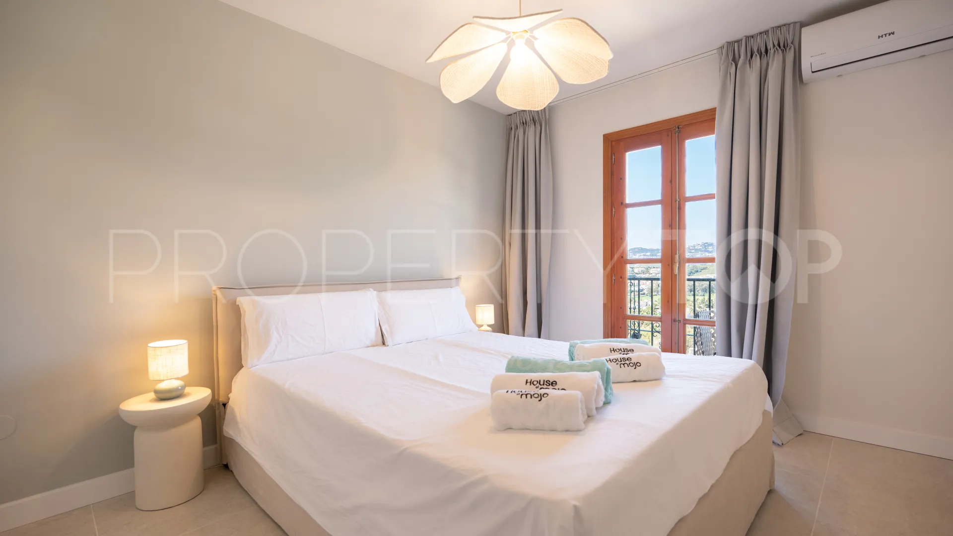 Mijas Golf, duplex con 2 dormitorios en venta