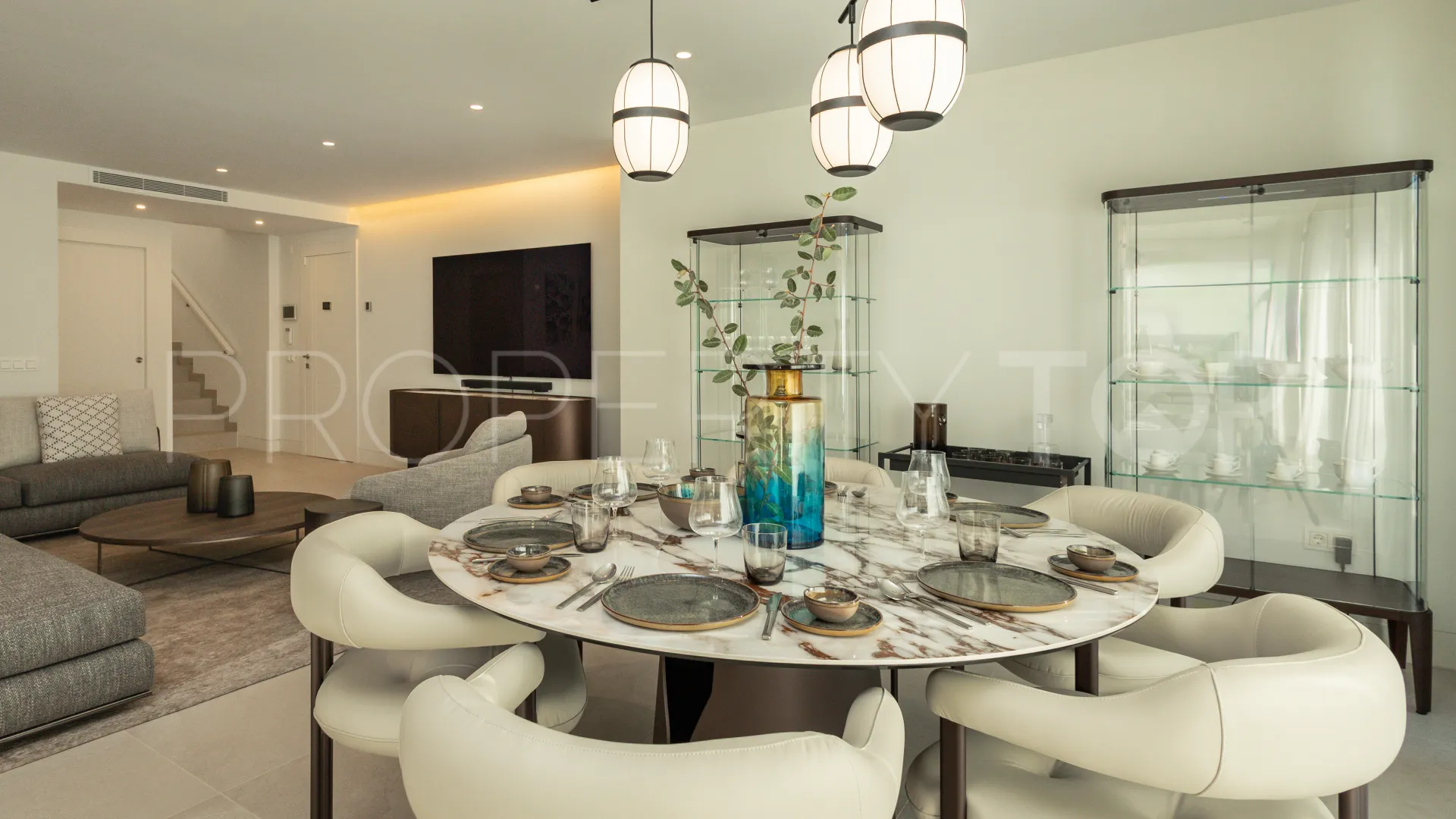 For sale duplex penthouse in Marbella Golden Mile with 3 bedrooms