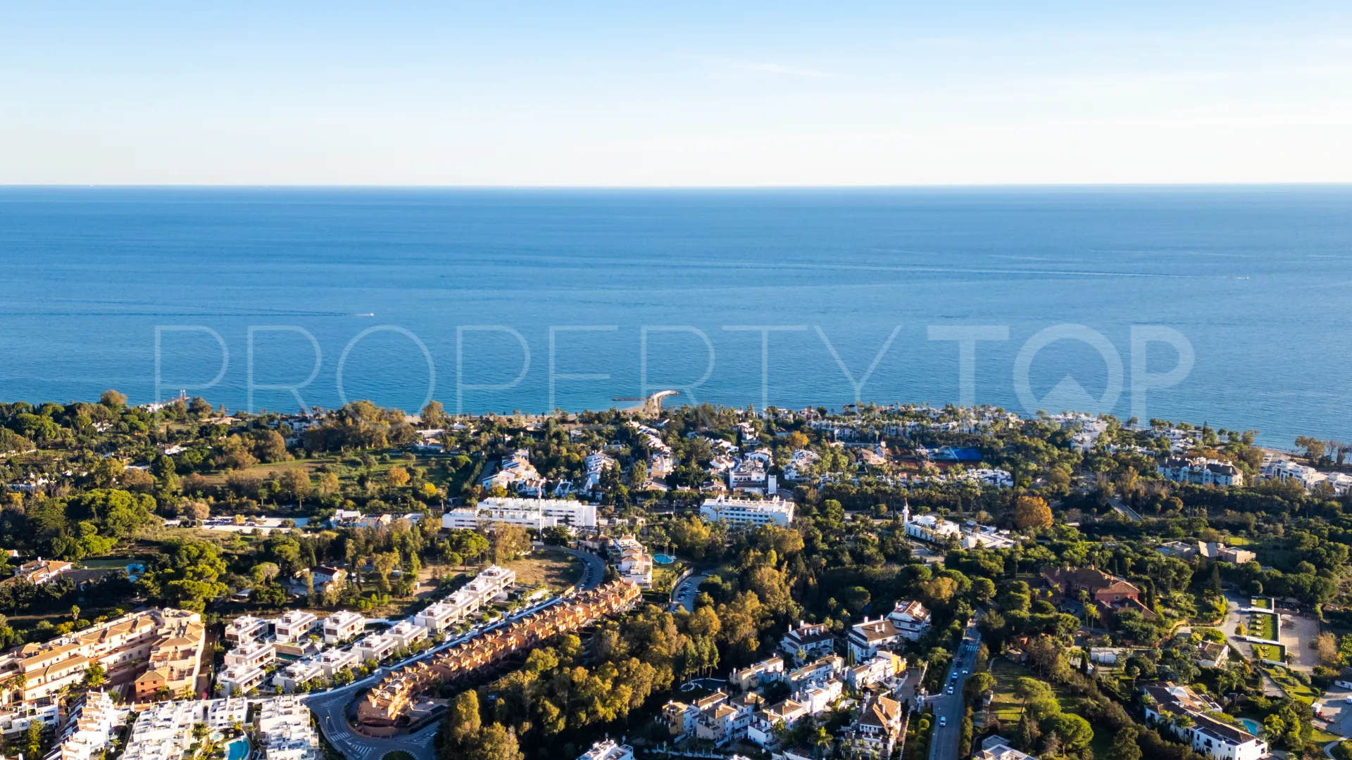 For sale duplex penthouse in Marbella Golden Mile with 3 bedrooms