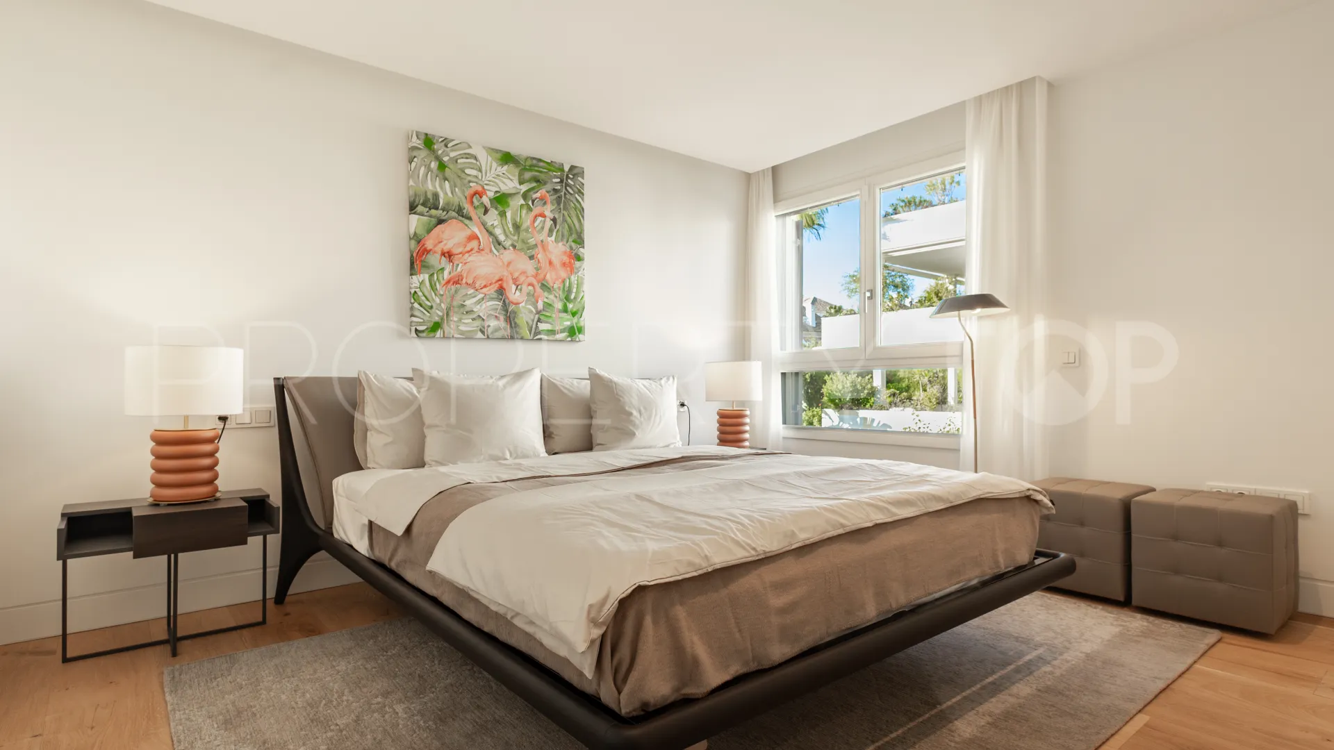 For sale duplex penthouse in Marbella Golden Mile with 3 bedrooms