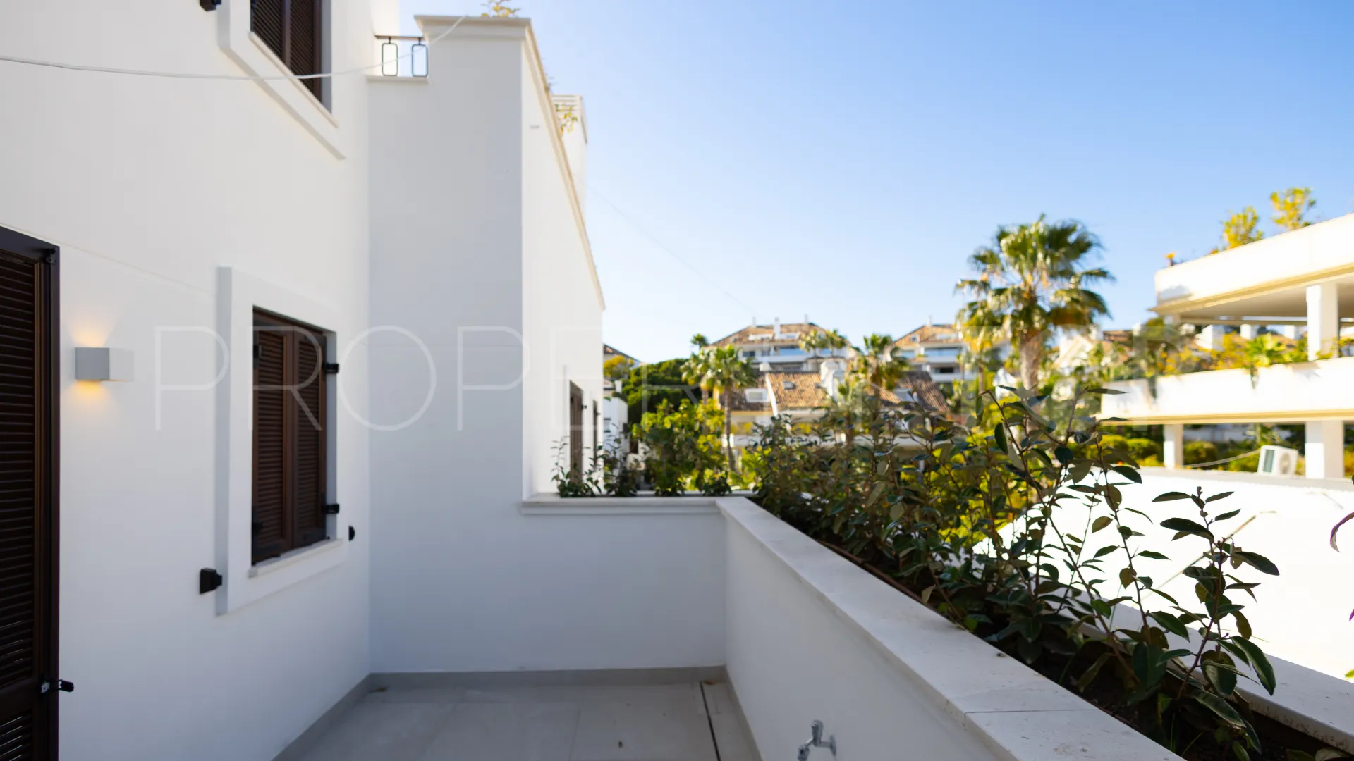 For sale duplex penthouse in Marbella Golden Mile with 3 bedrooms
