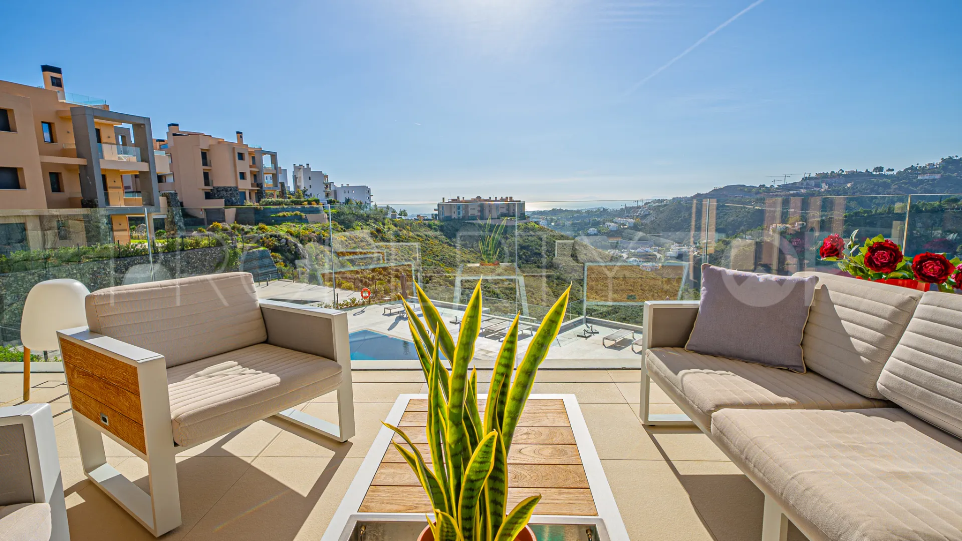 Buy apartment with 4 bedrooms in Real de La Quinta