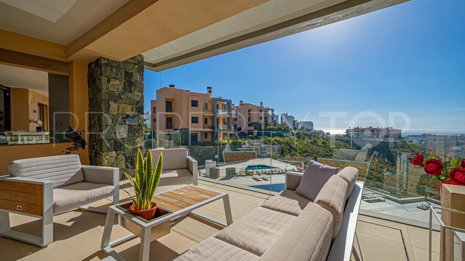 Buy apartment with 4 bedrooms in Real de La Quinta