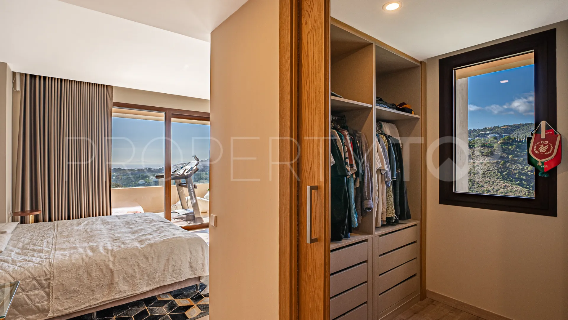 Buy apartment with 4 bedrooms in Real de La Quinta