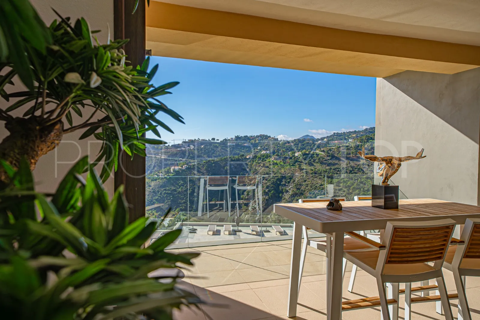 Buy apartment with 4 bedrooms in Real de La Quinta