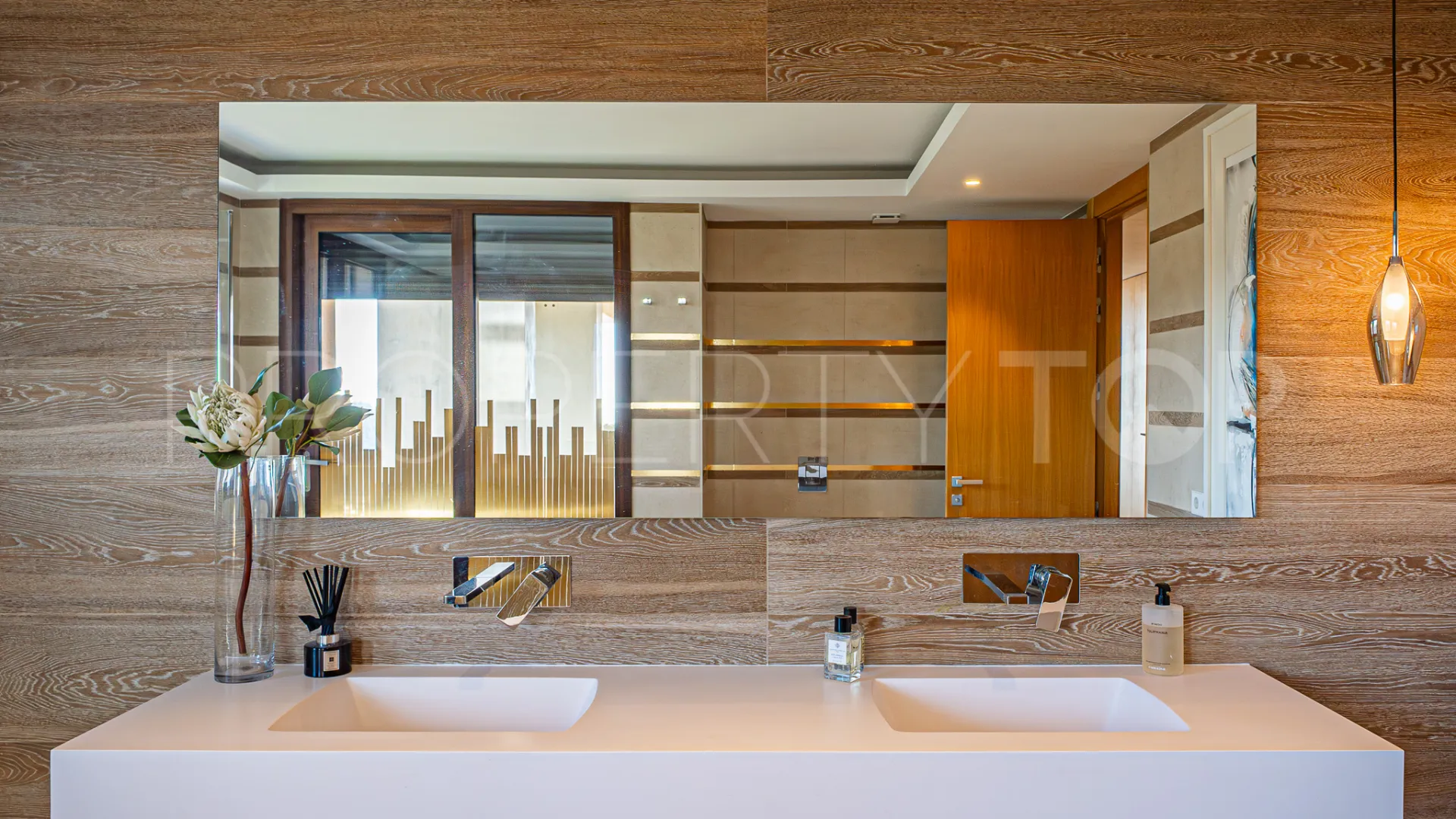 Buy apartment with 4 bedrooms in Real de La Quinta