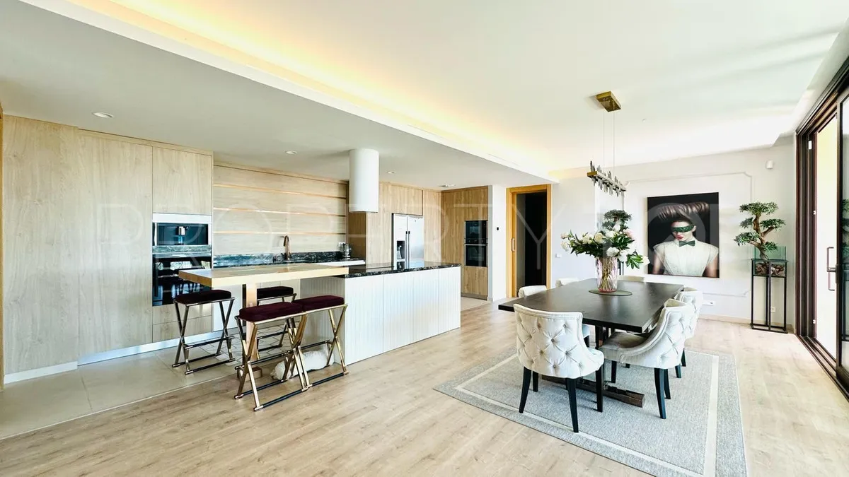 Buy apartment with 4 bedrooms in Real de La Quinta