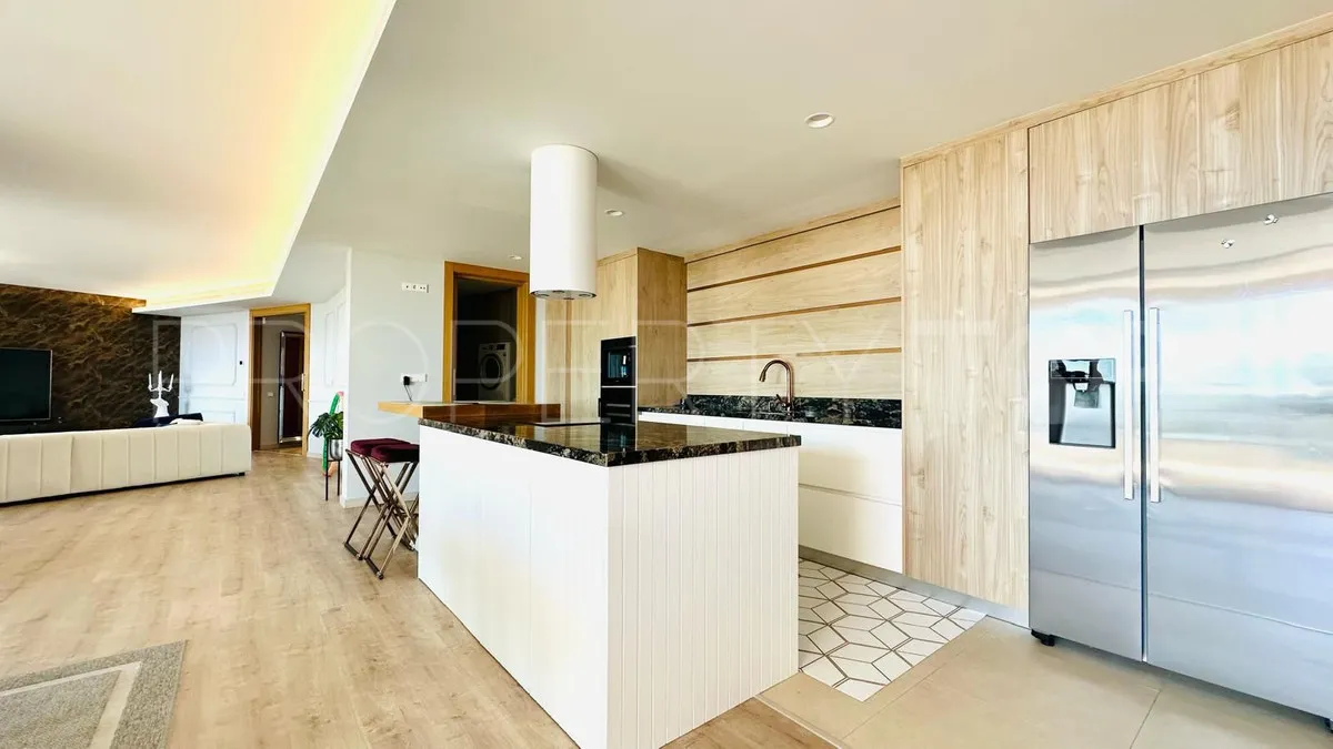 Buy apartment with 4 bedrooms in Real de La Quinta