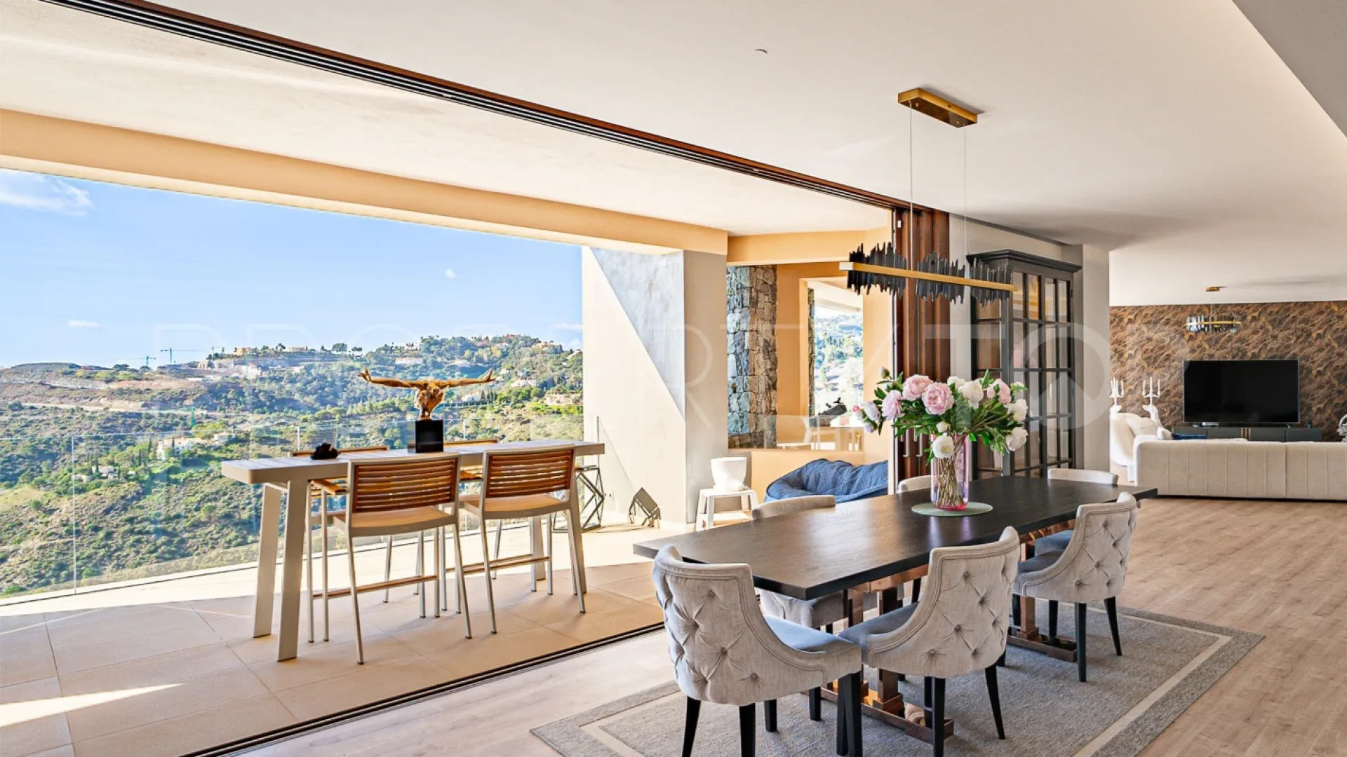 Buy apartment with 4 bedrooms in Real de La Quinta
