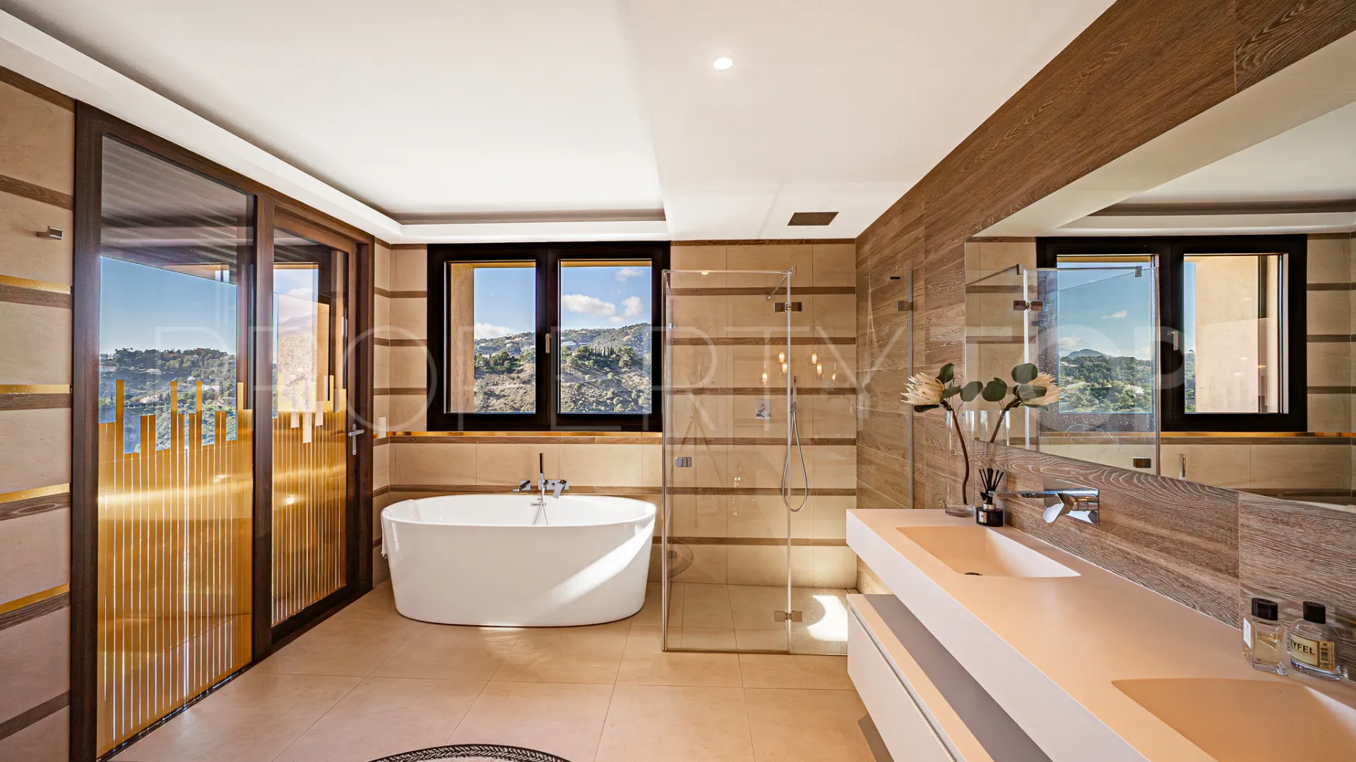 Buy apartment with 4 bedrooms in Real de La Quinta