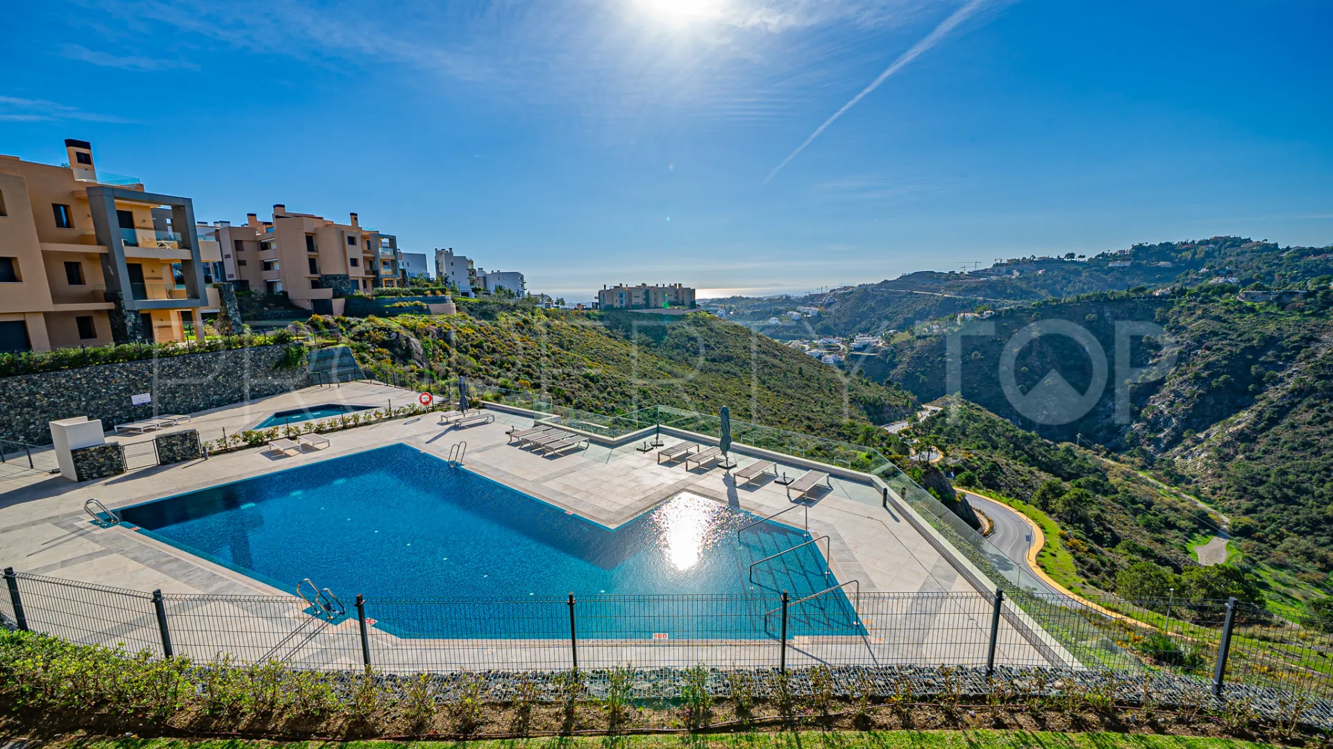Buy apartment with 4 bedrooms in Real de La Quinta