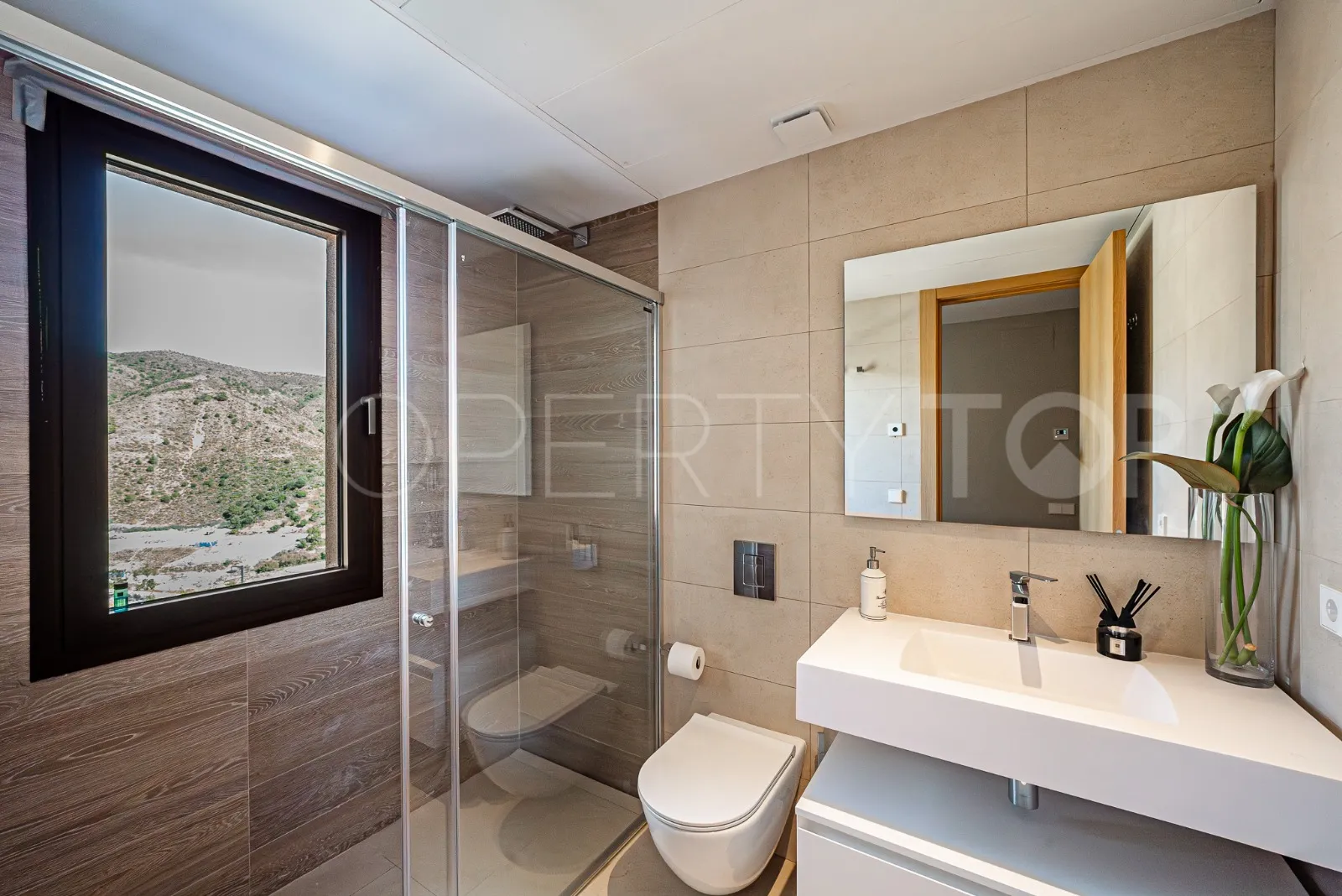 Buy apartment with 4 bedrooms in Real de La Quinta