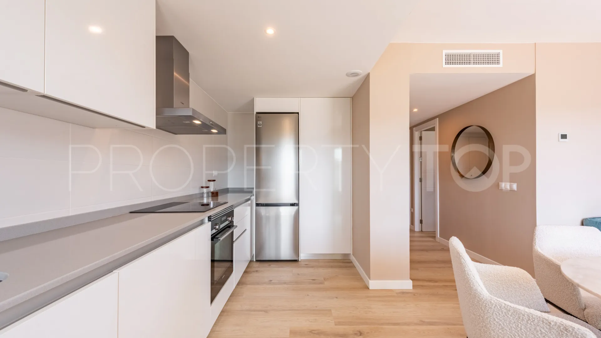 For sale 3 bedrooms apartment in Nueva Andalucia