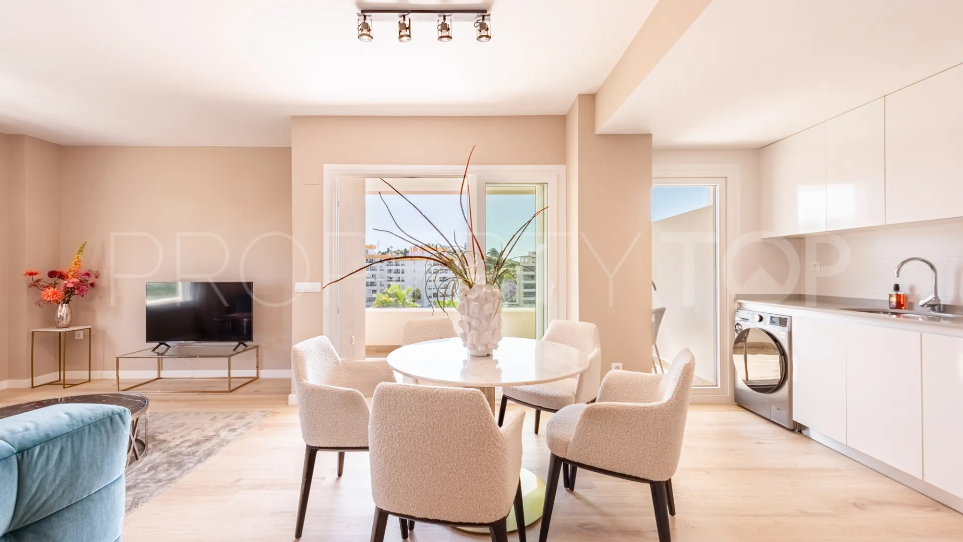 For sale 3 bedrooms apartment in Nueva Andalucia