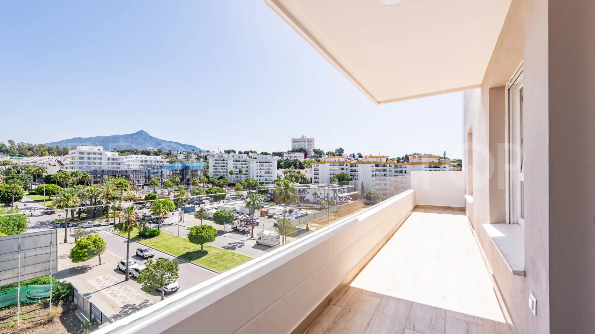 For sale 3 bedrooms apartment in Nueva Andalucia