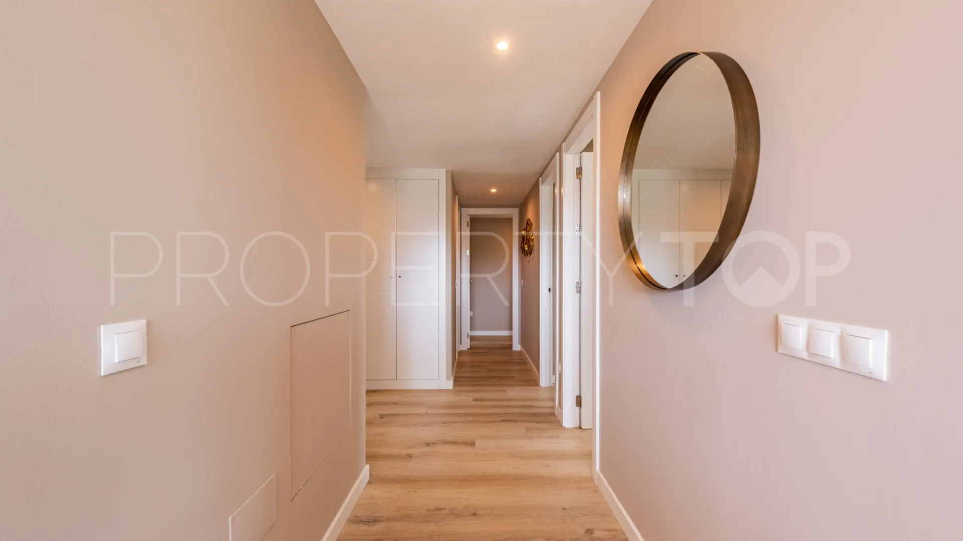 For sale 3 bedrooms apartment in Nueva Andalucia