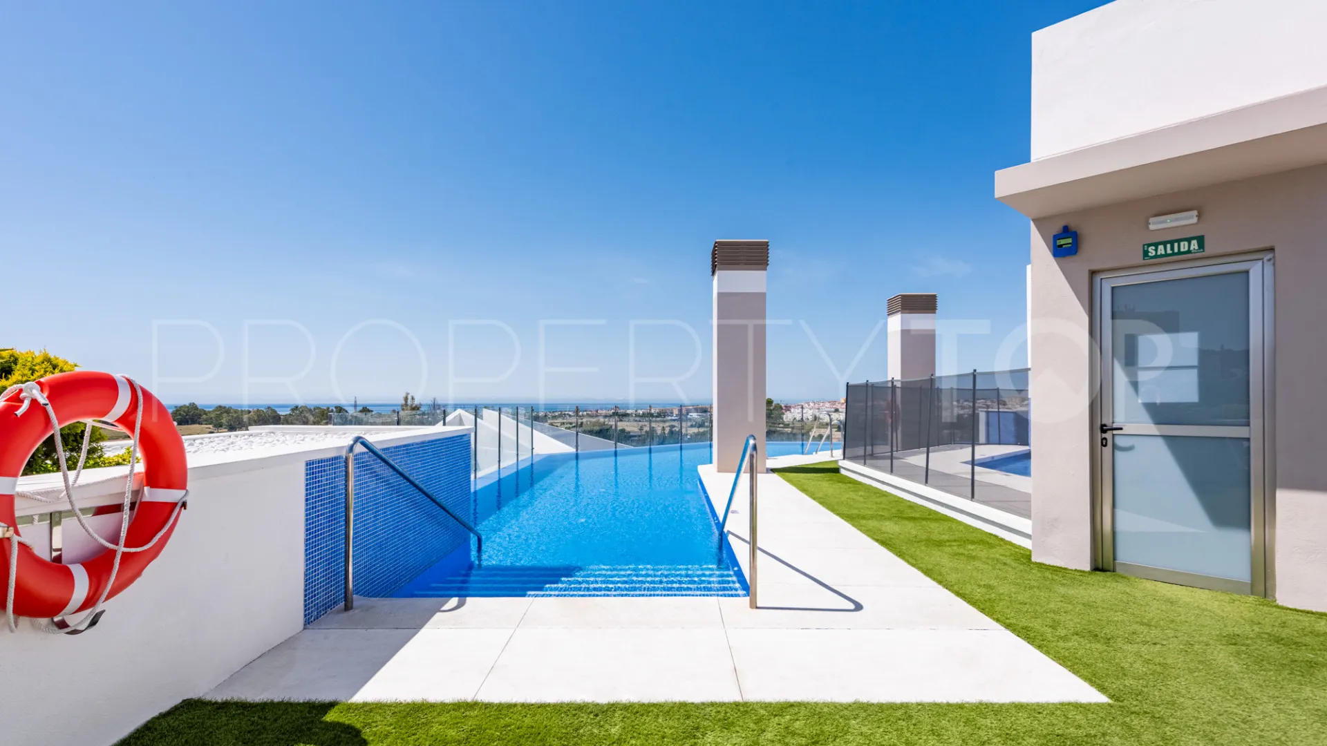 For sale 3 bedrooms apartment in Nueva Andalucia