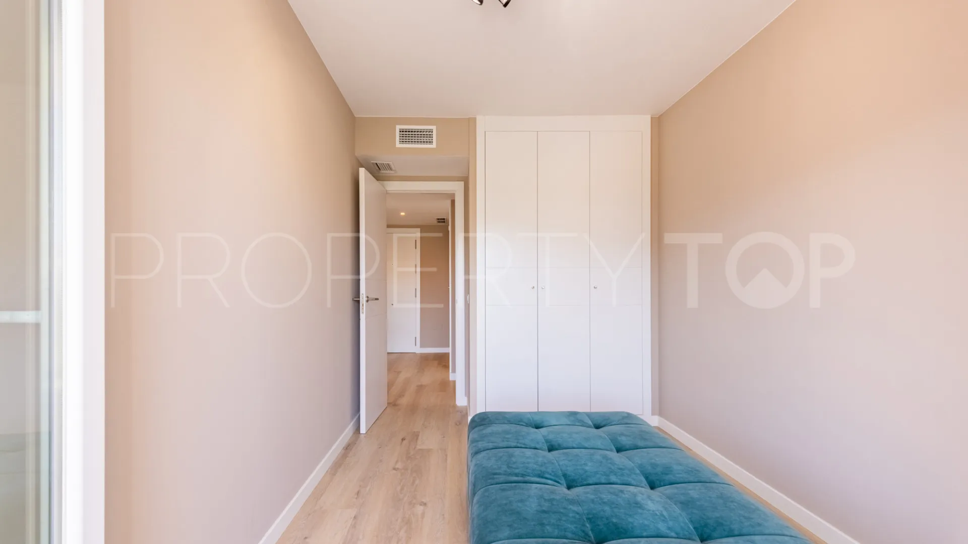 For sale 3 bedrooms apartment in Nueva Andalucia