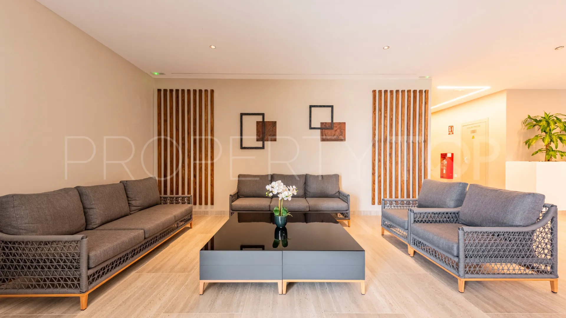 For sale 3 bedrooms apartment in Nueva Andalucia