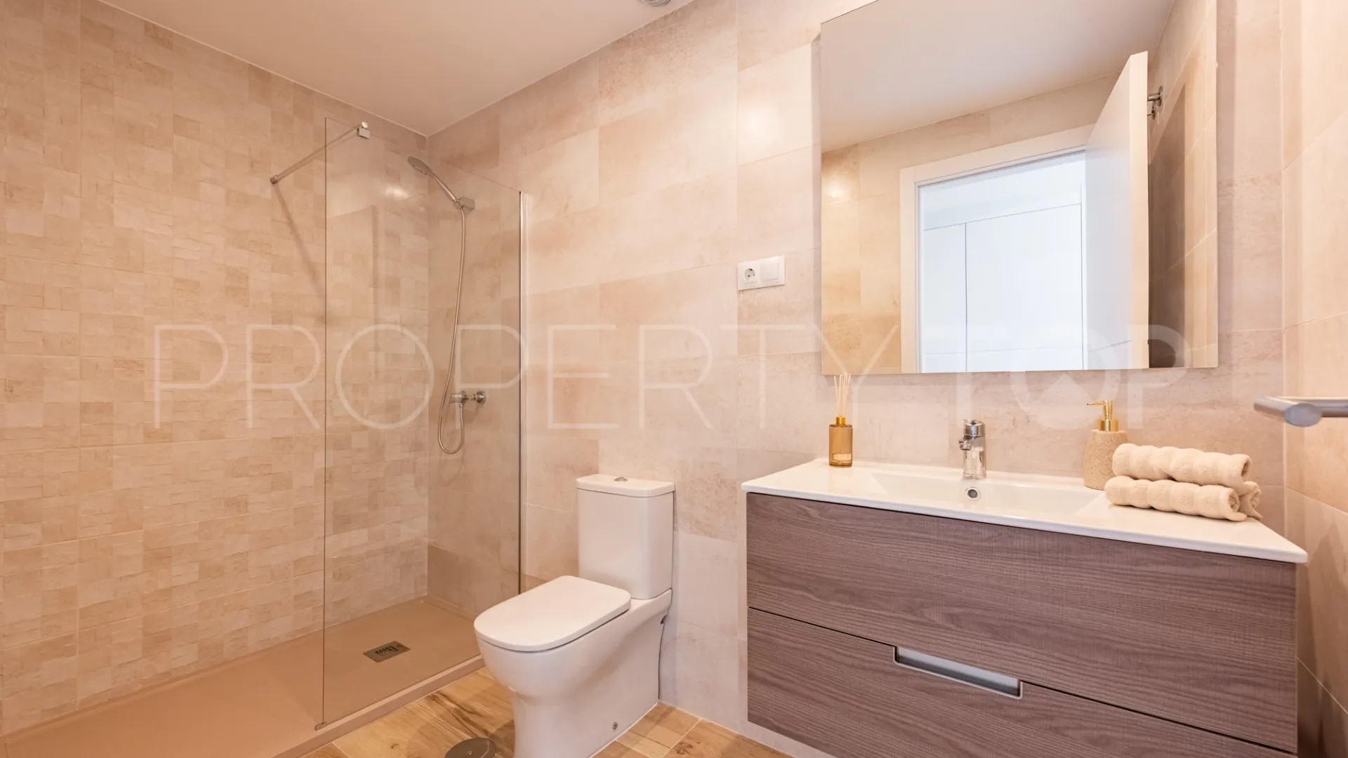 For sale 3 bedrooms apartment in Nueva Andalucia