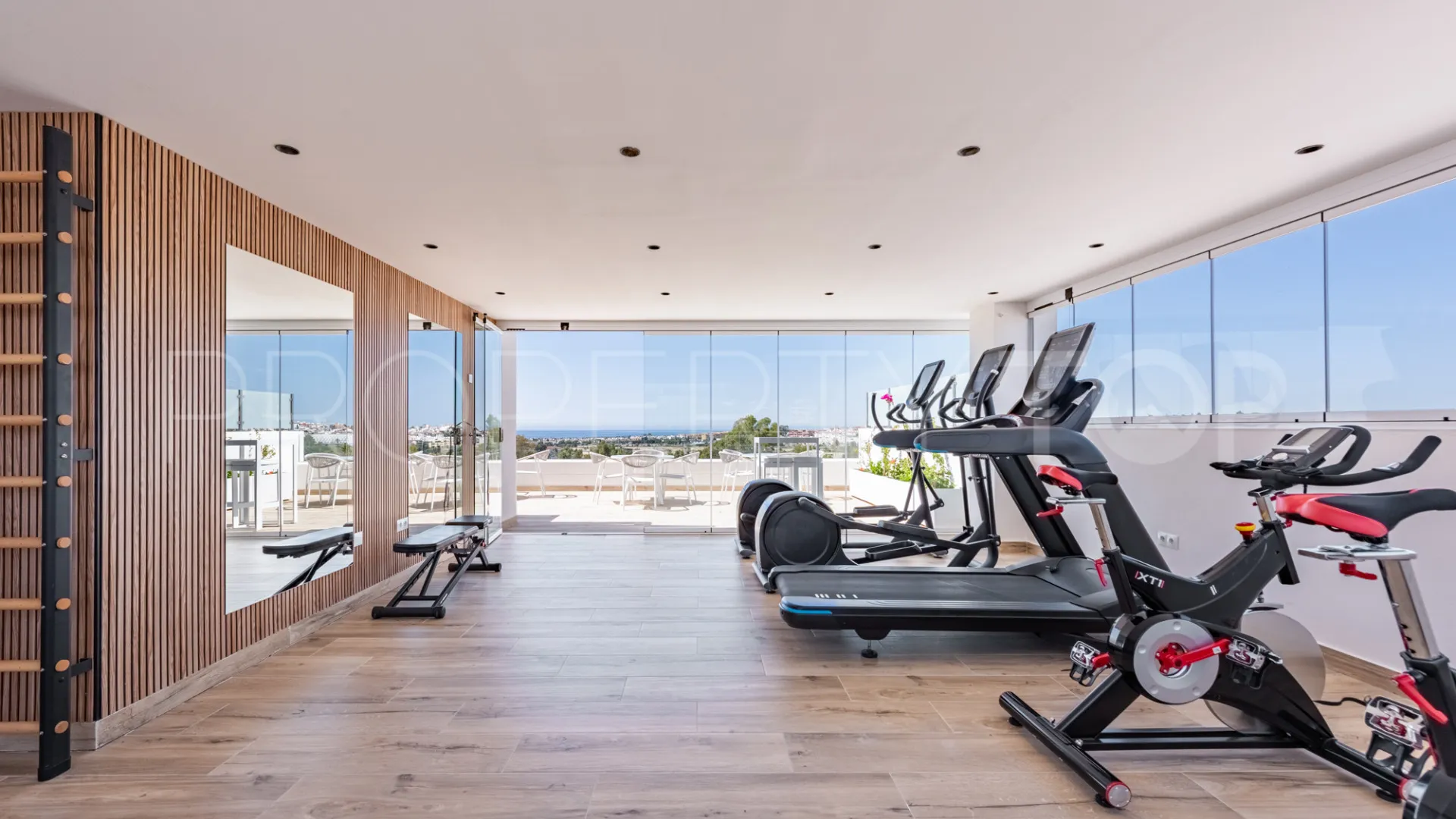 For sale 3 bedrooms apartment in Nueva Andalucia