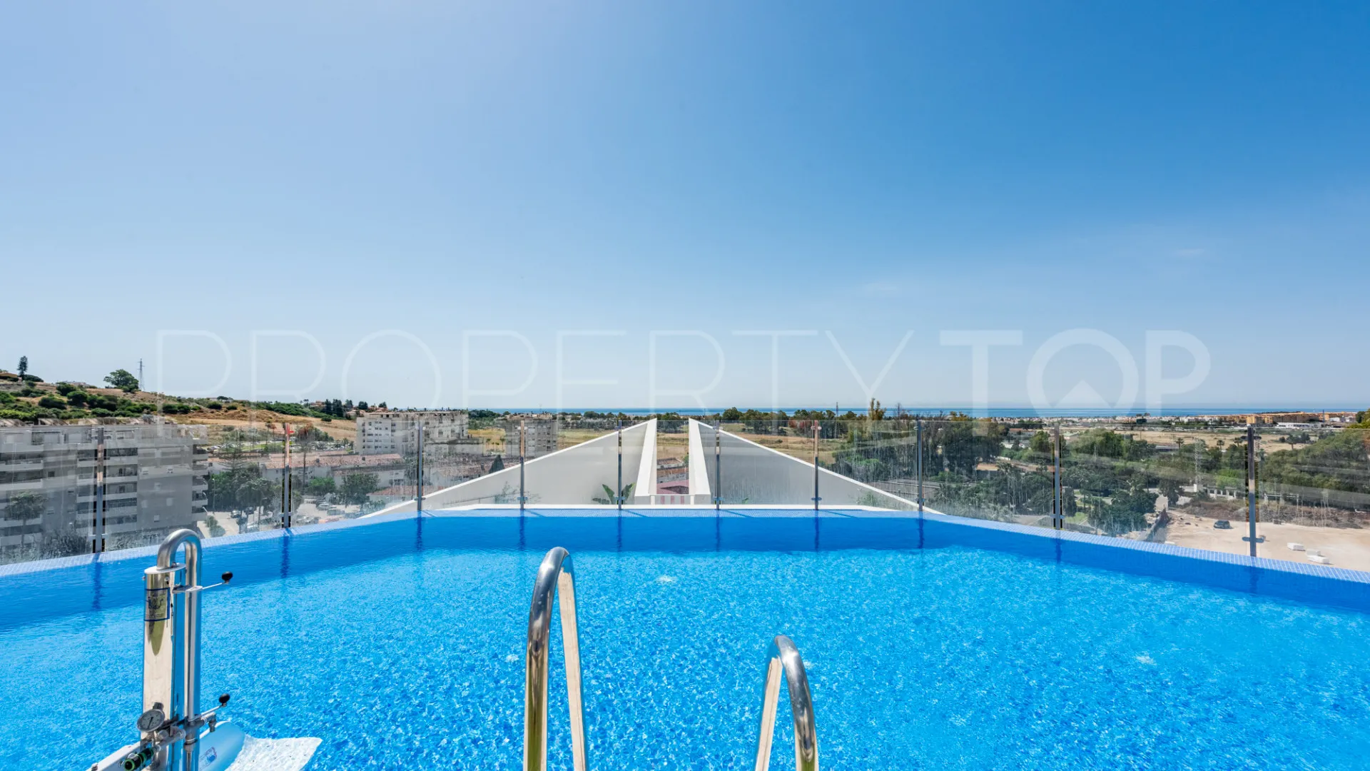 For sale 3 bedrooms apartment in Nueva Andalucia