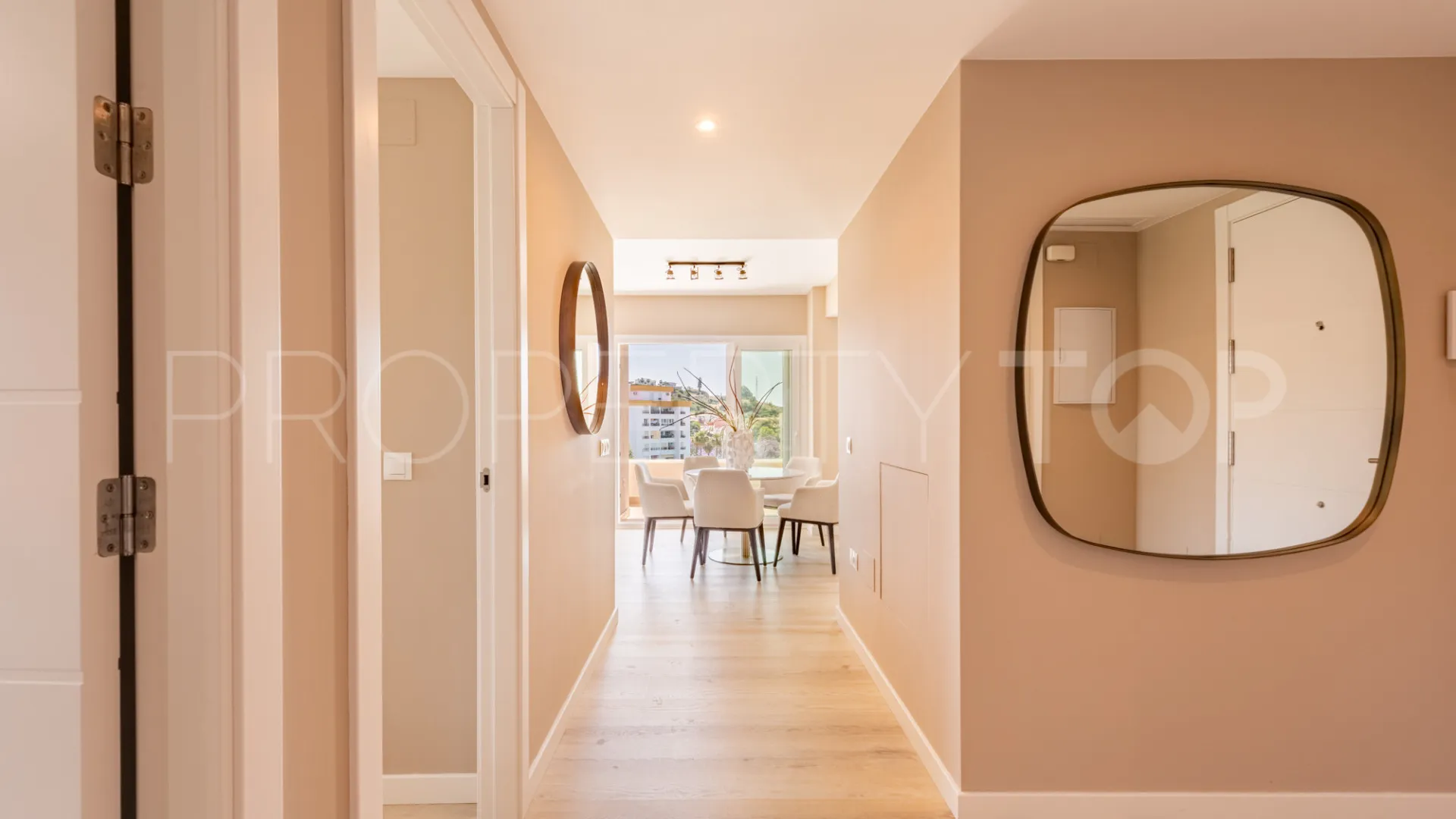 For sale 3 bedrooms apartment in Nueva Andalucia