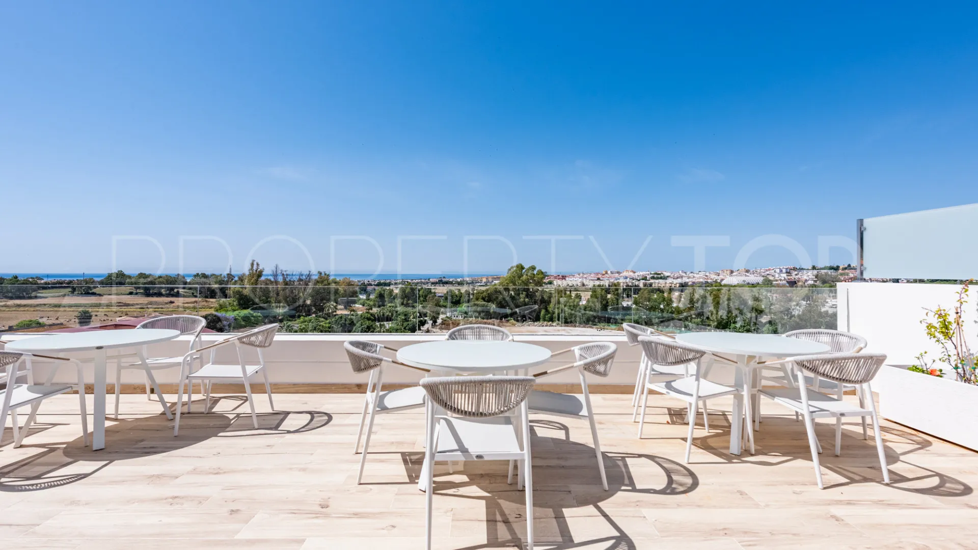 For sale 3 bedrooms apartment in Nueva Andalucia