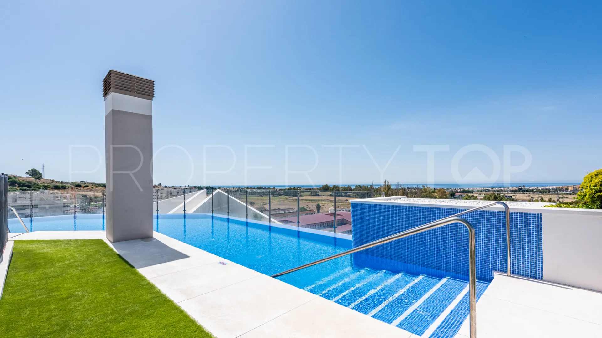 For sale 3 bedrooms apartment in Nueva Andalucia