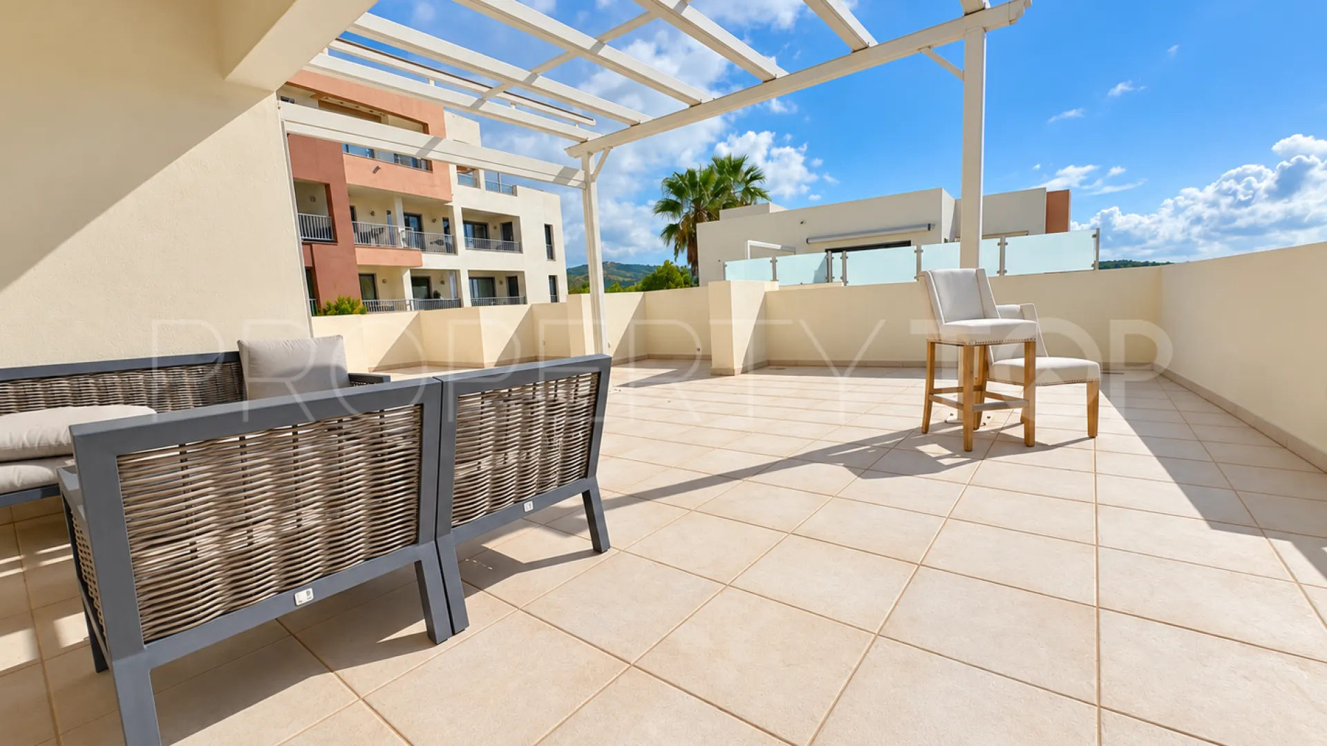 Ático en venta en Los Altos de los Monteros