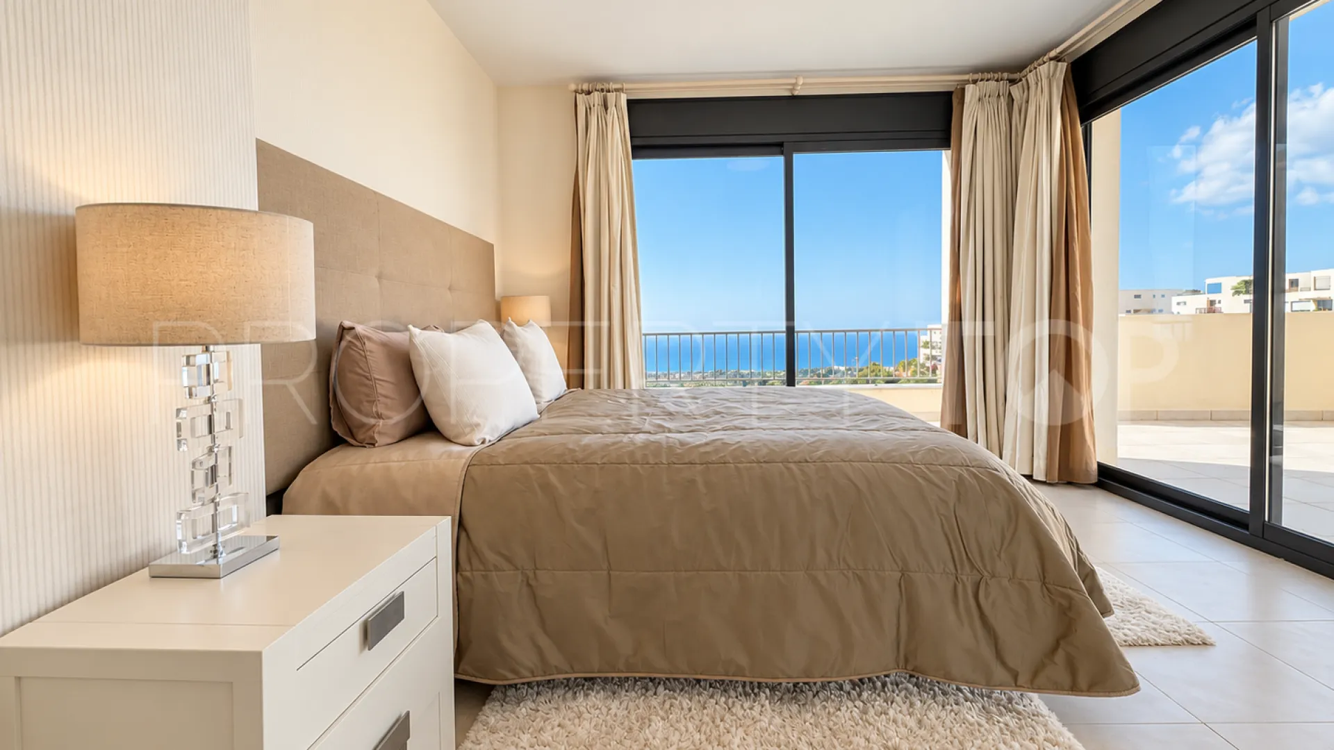 Ático en venta en Los Altos de los Monteros