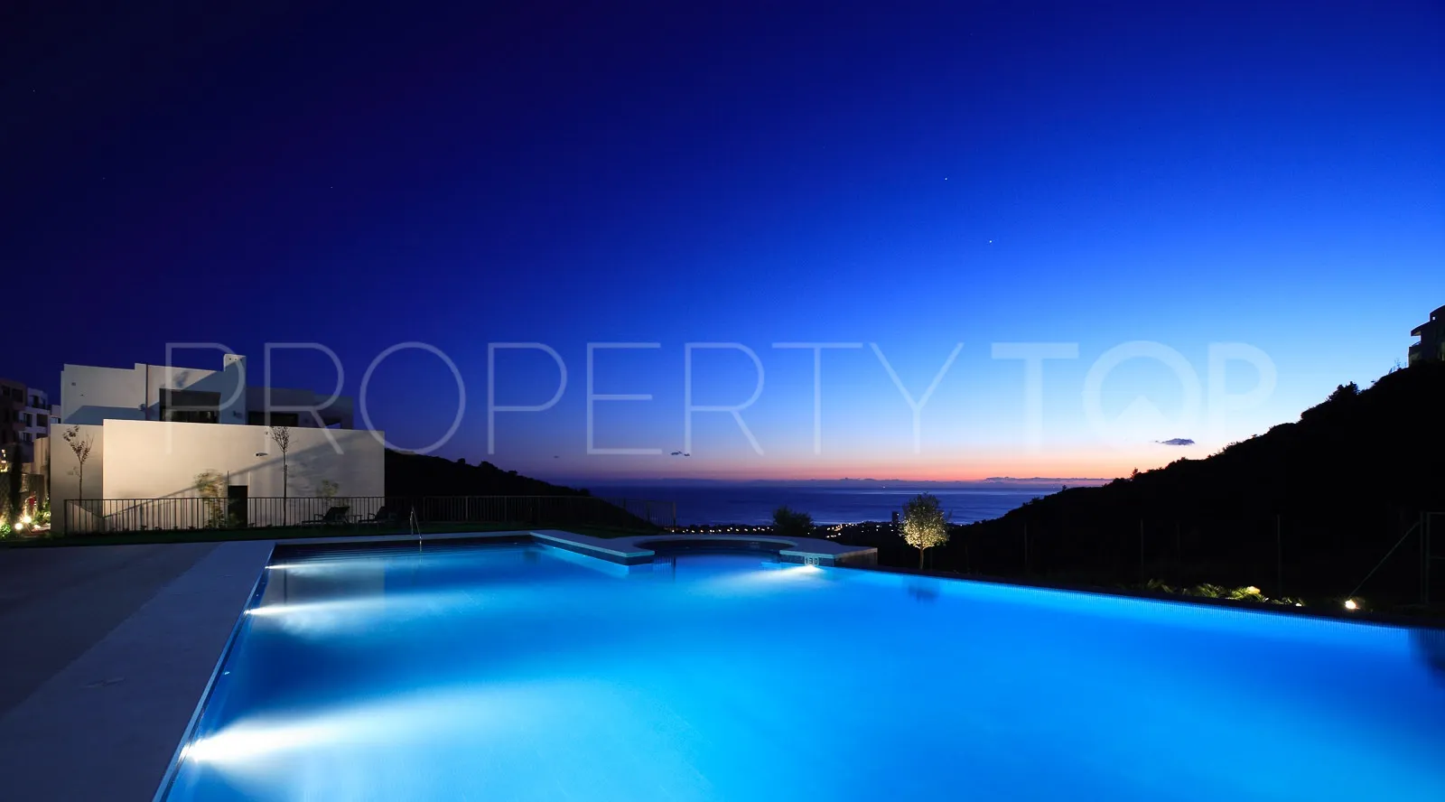 Ático en venta en Los Altos de los Monteros