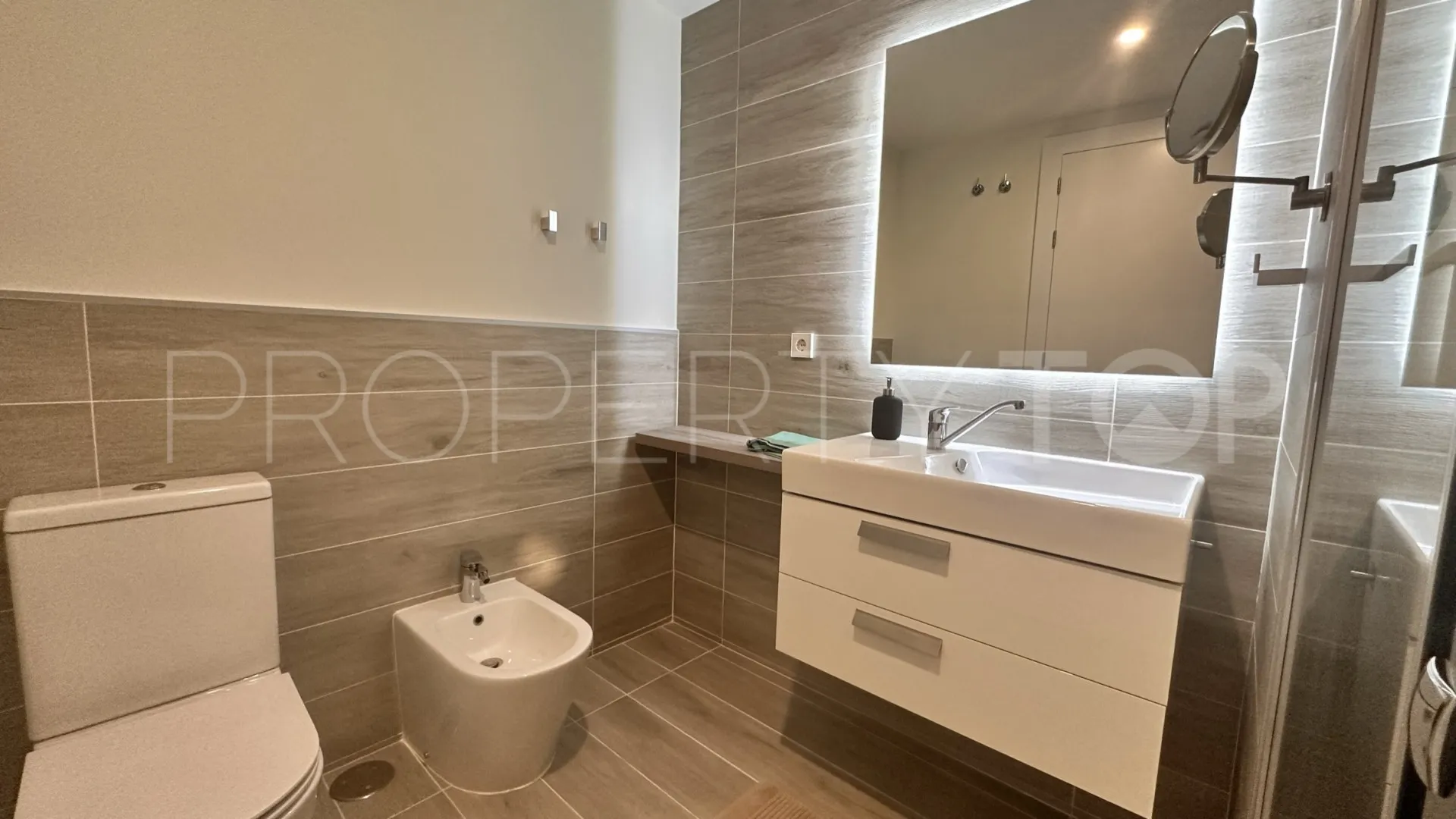 Apartamento en venta de 2 dormitorios en Selwo